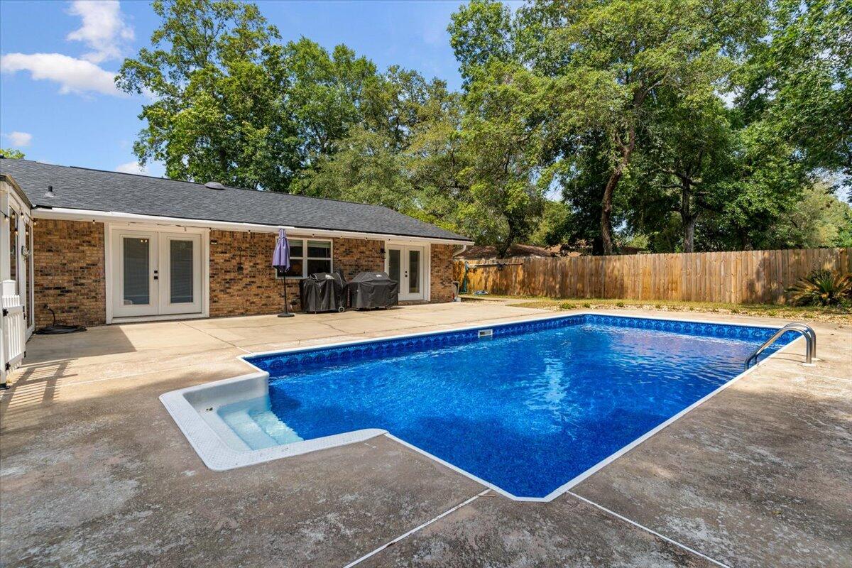 RAINTREE ESTATES - Residential