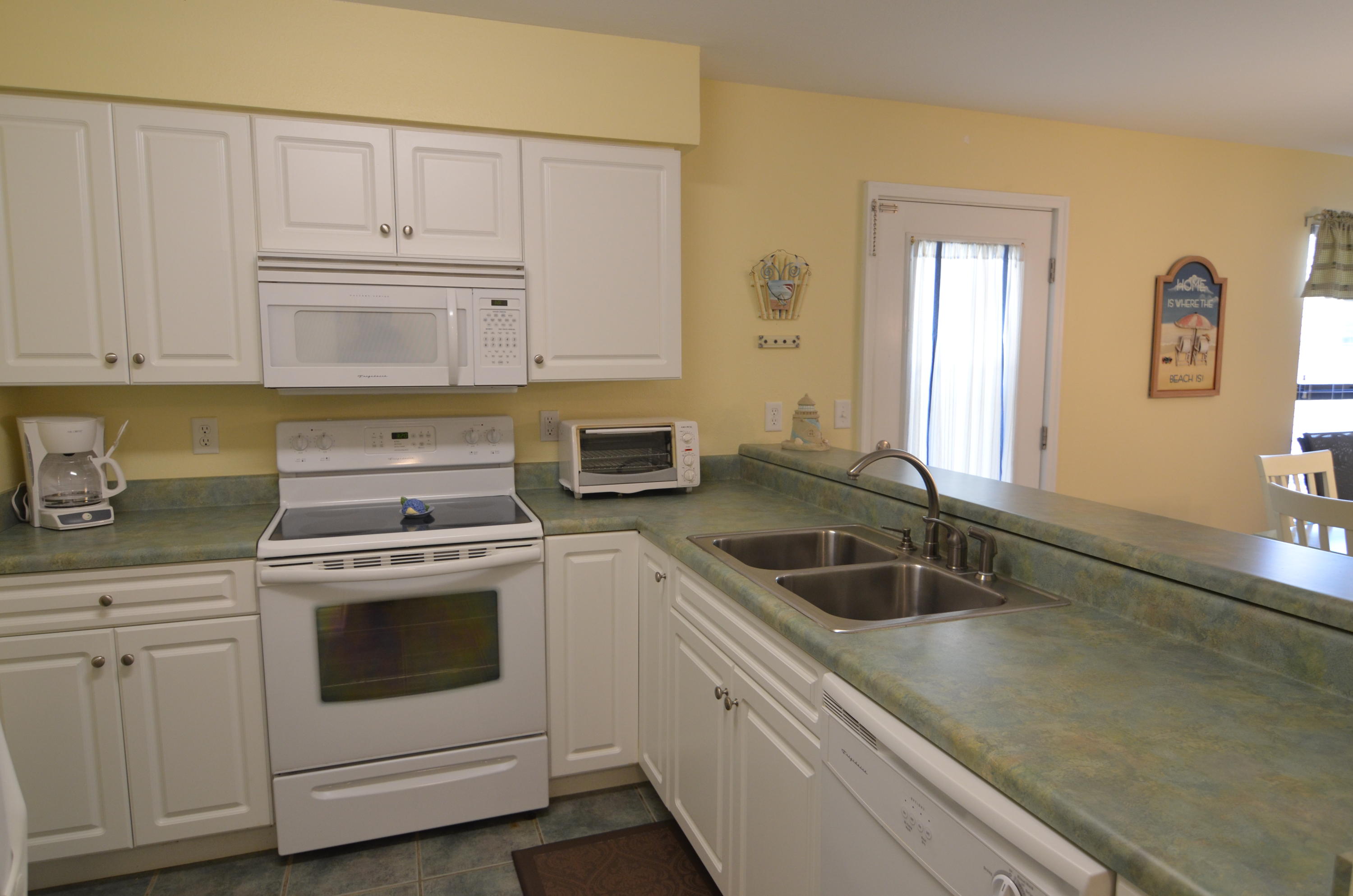 BEACHVIEW CONDOMINIUM - Residential