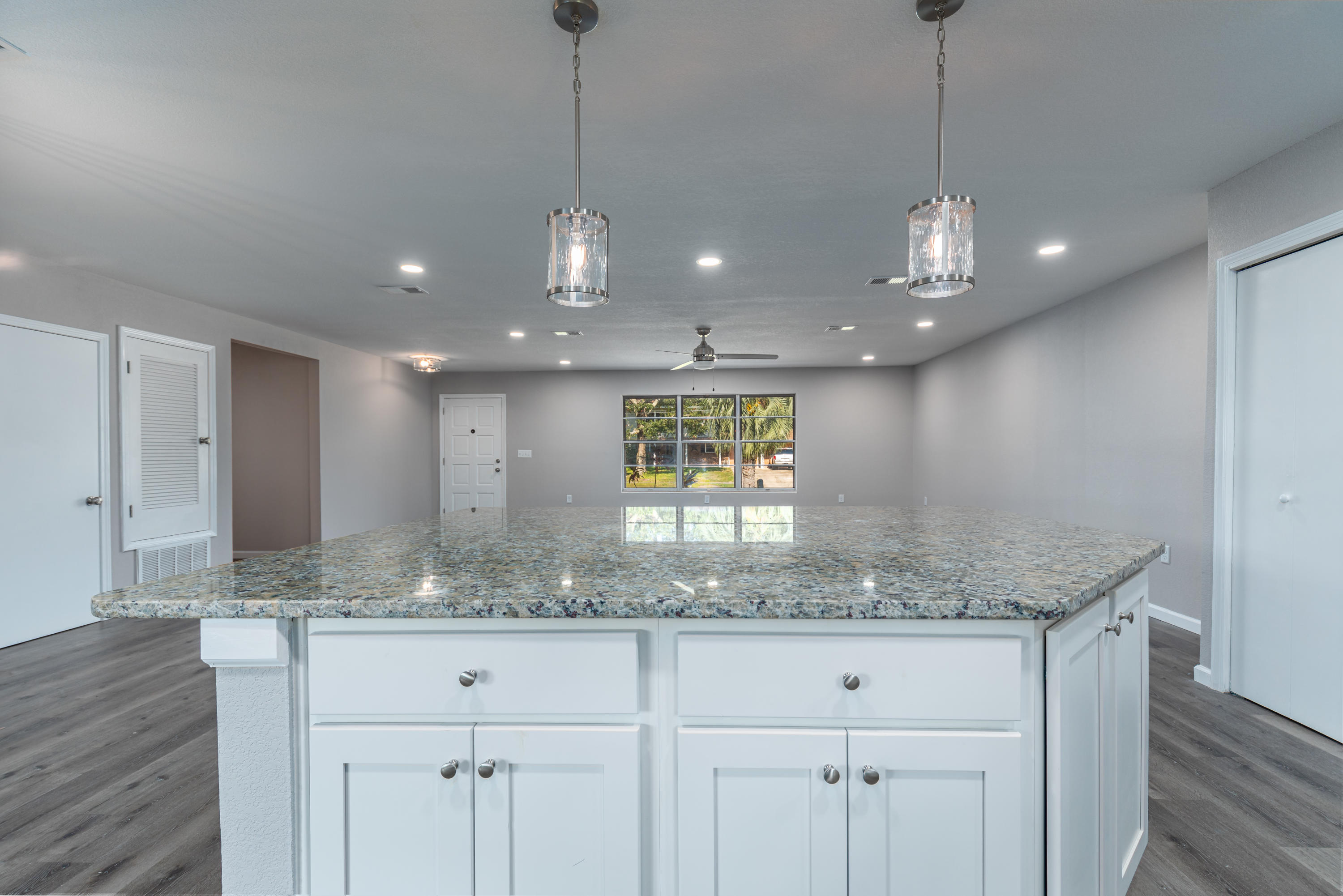 COUNTRY CLUB ESTATES 1ST ADDN - Residential