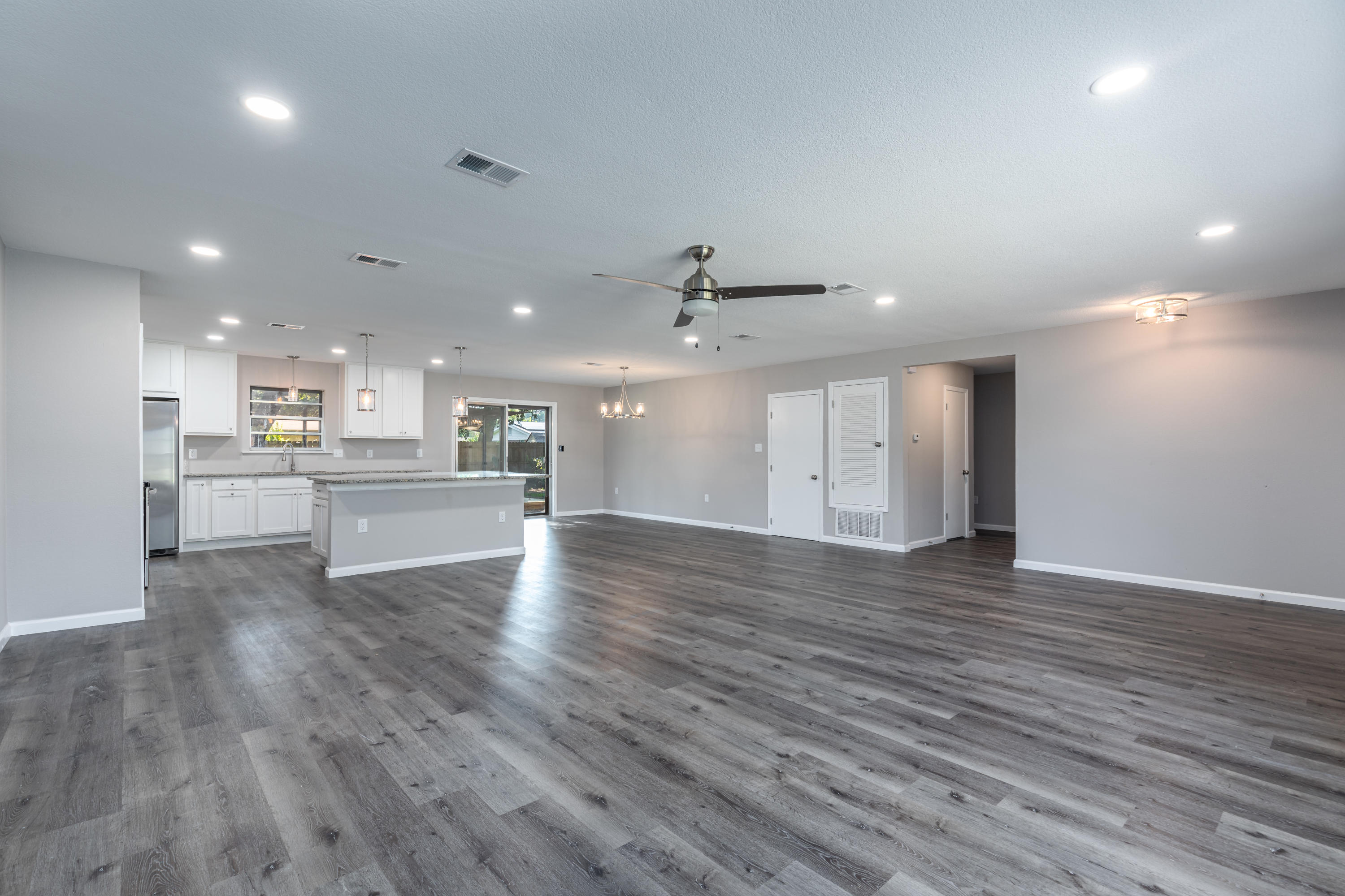 COUNTRY CLUB ESTATES 1ST ADDN - Residential