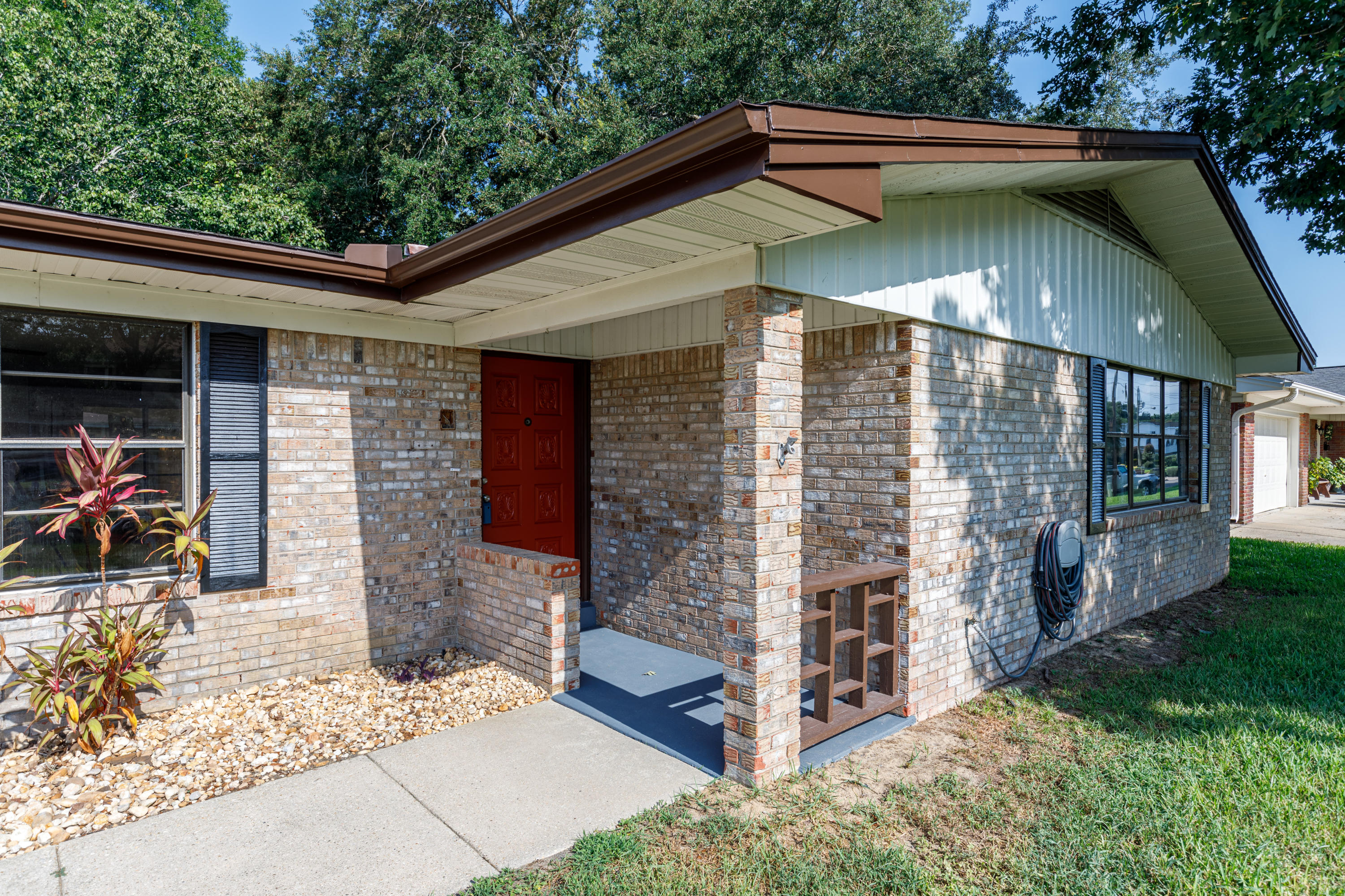 COUNTRY CLUB ESTATES 1ST ADDN - Residential