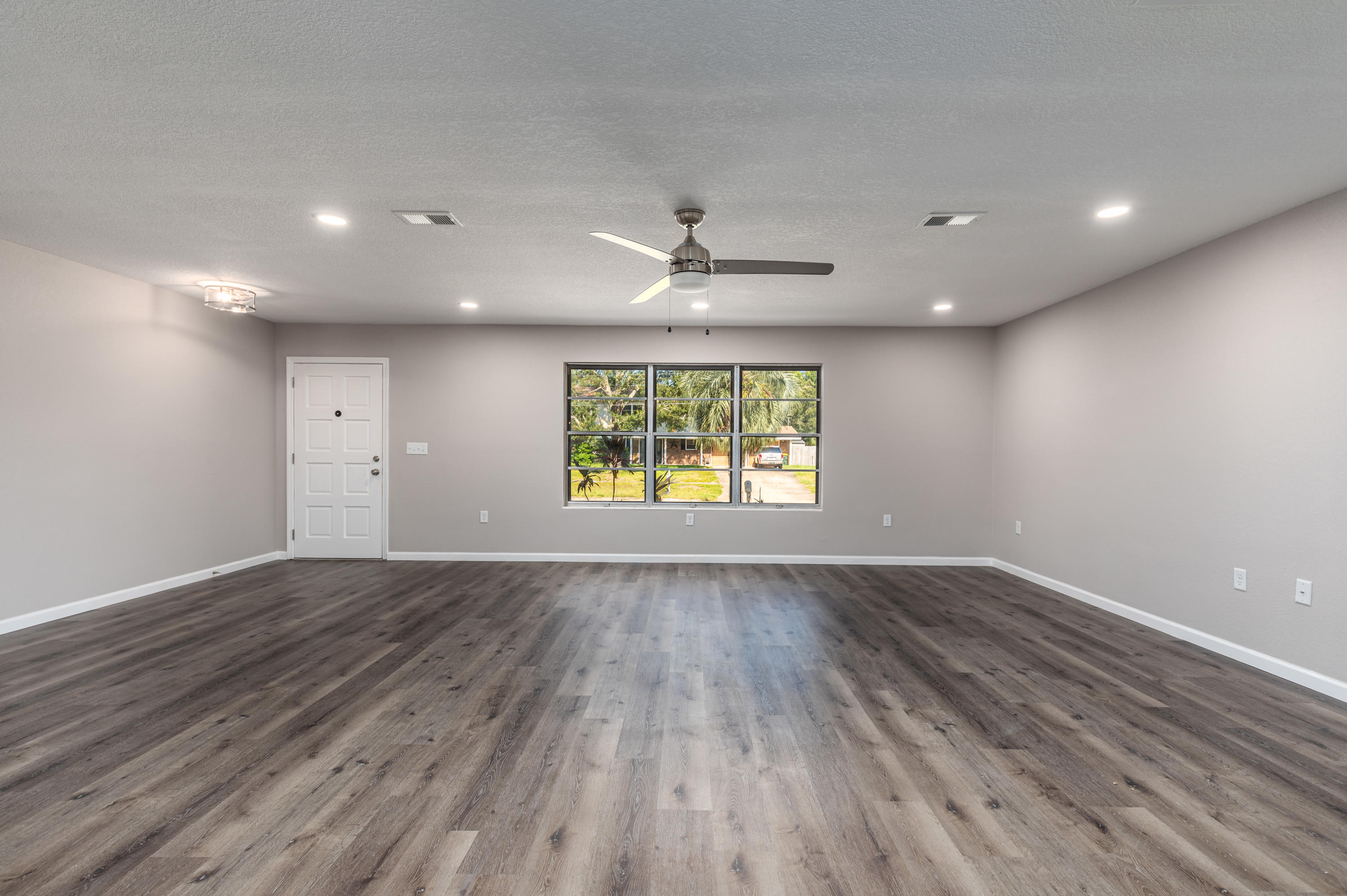 COUNTRY CLUB ESTATES 1ST ADDN - Residential