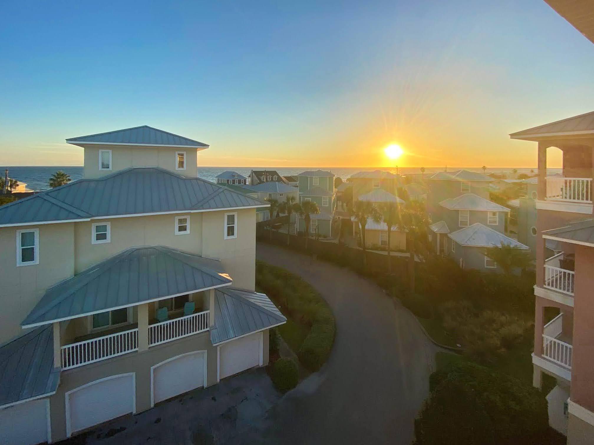 CASA DEL MAR - Residential