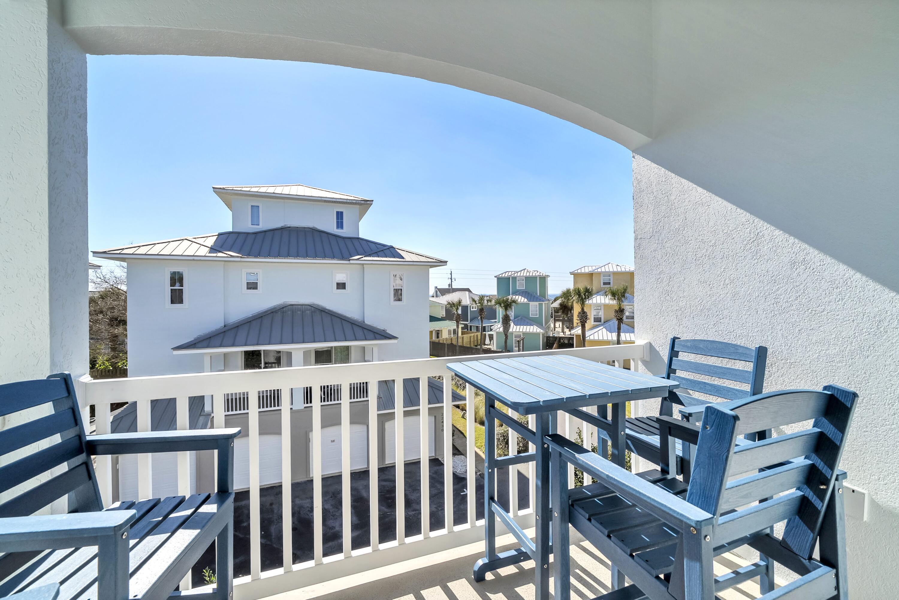 CASA DEL MAR - Residential