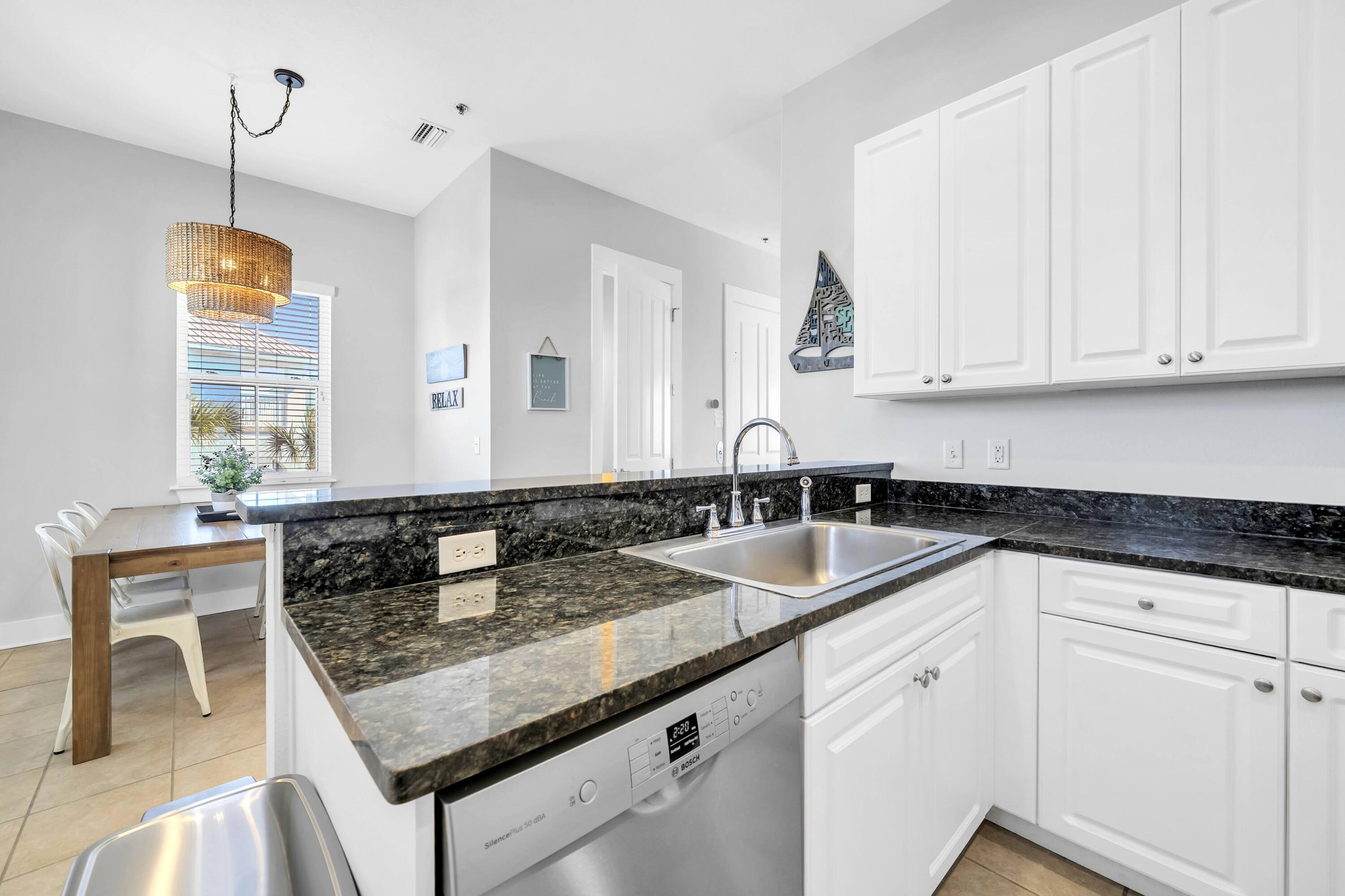 CASA DEL MAR - Residential