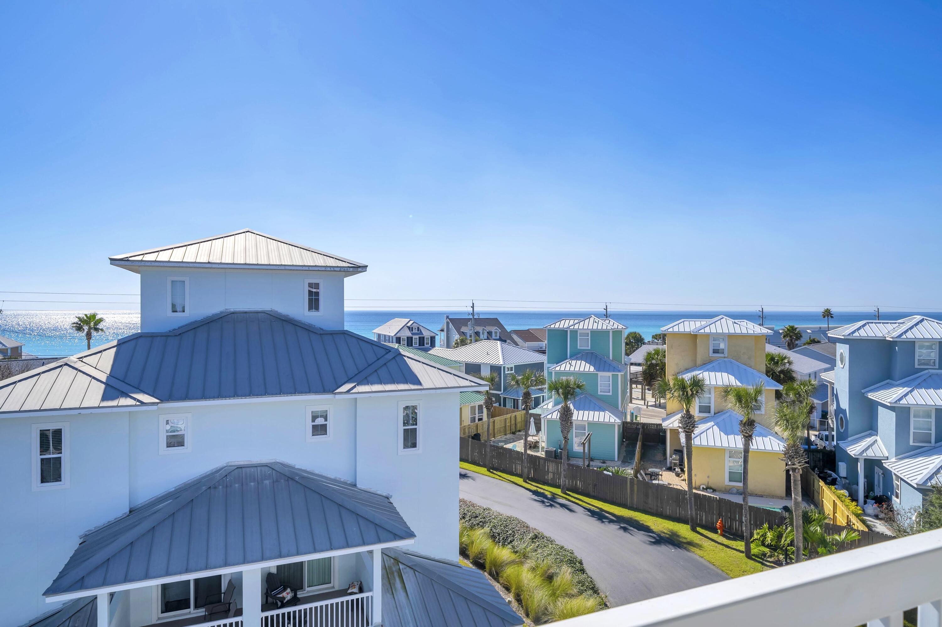 CASA DEL MAR - Residential