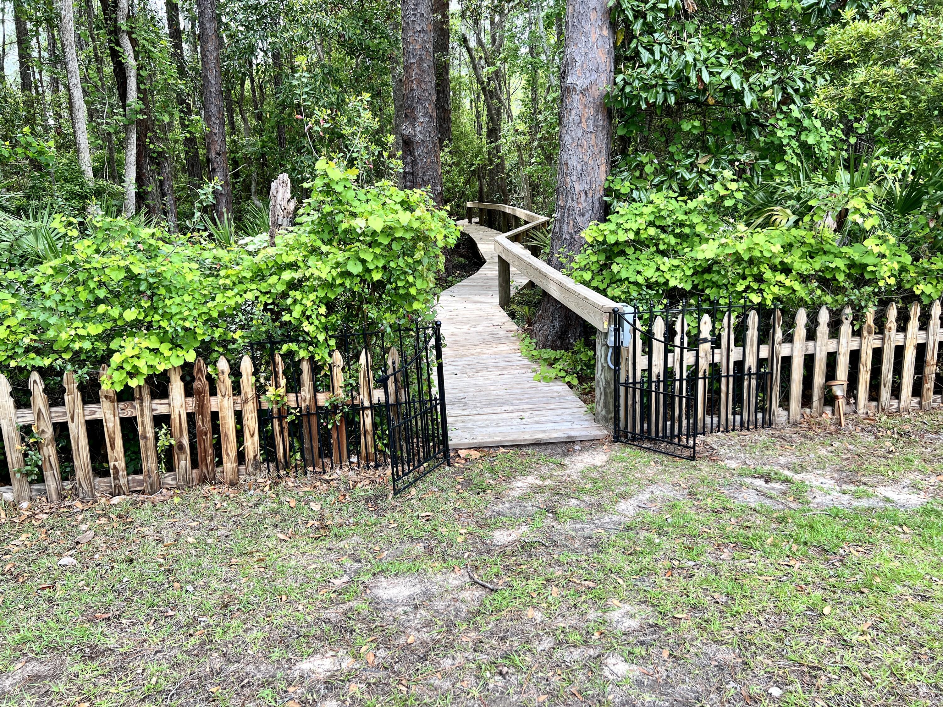 MUSSETT BAYOU ESTATES - Residential