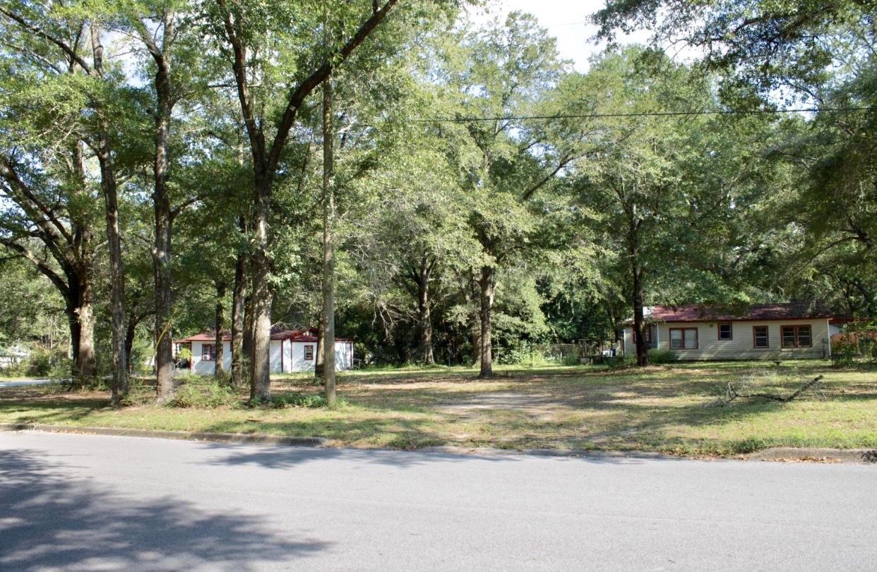 CRESTVIEW - Residential