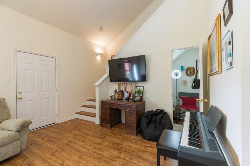 QUAIL LAKE - Residential