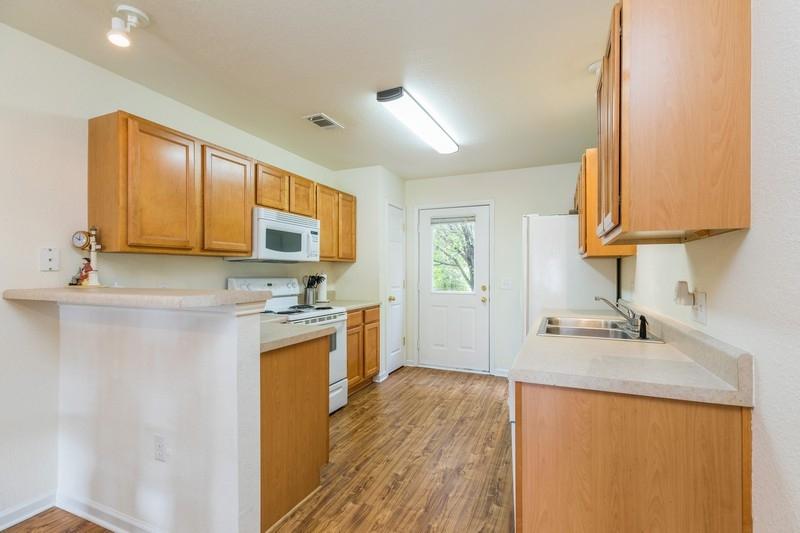 QUAIL LAKE - Residential