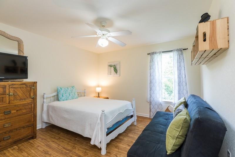 QUAIL LAKE - Residential