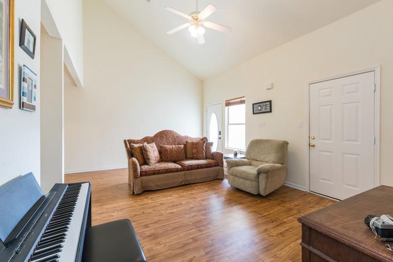 QUAIL LAKE - Residential