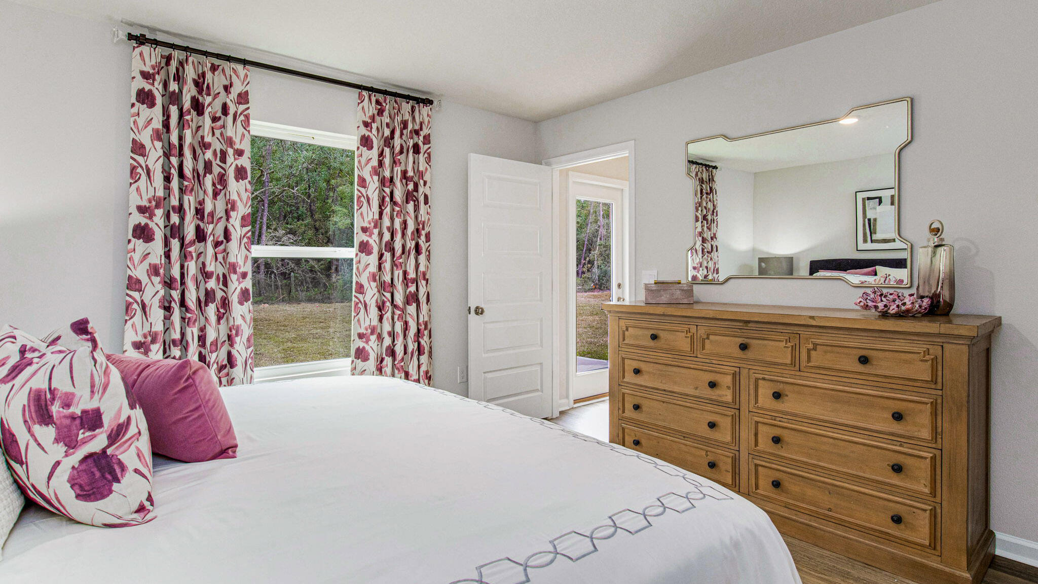 RIVERS COVE - Residential