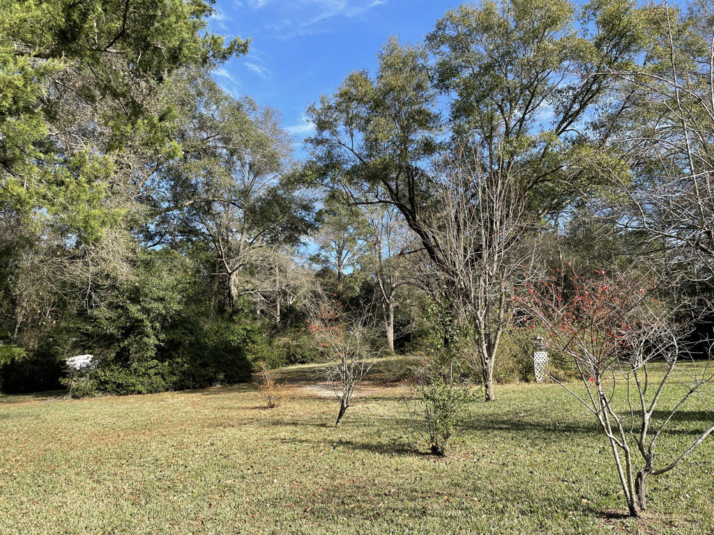 PINE SHORES - Residential