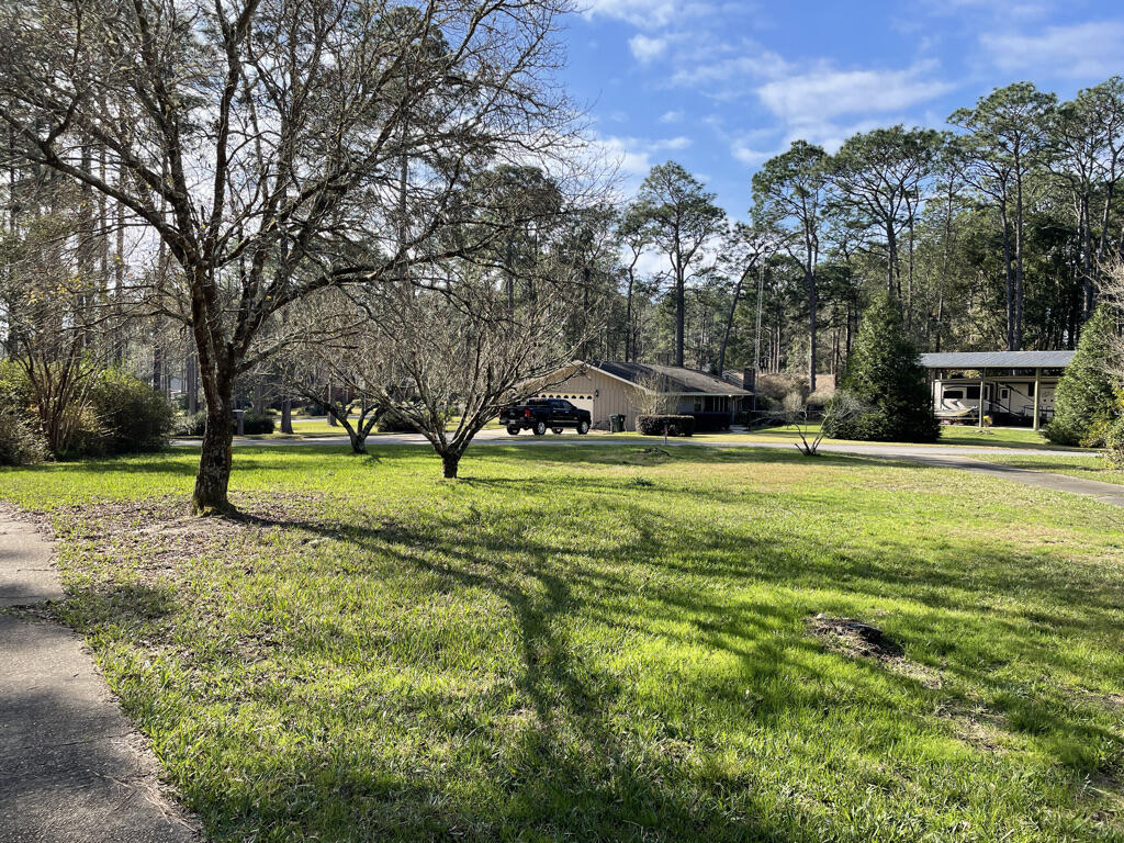 PINE SHORES - Residential