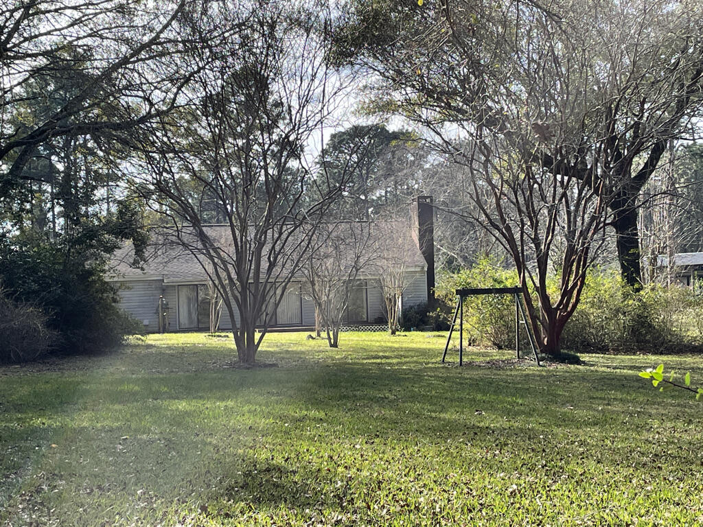 PINE SHORES - Residential