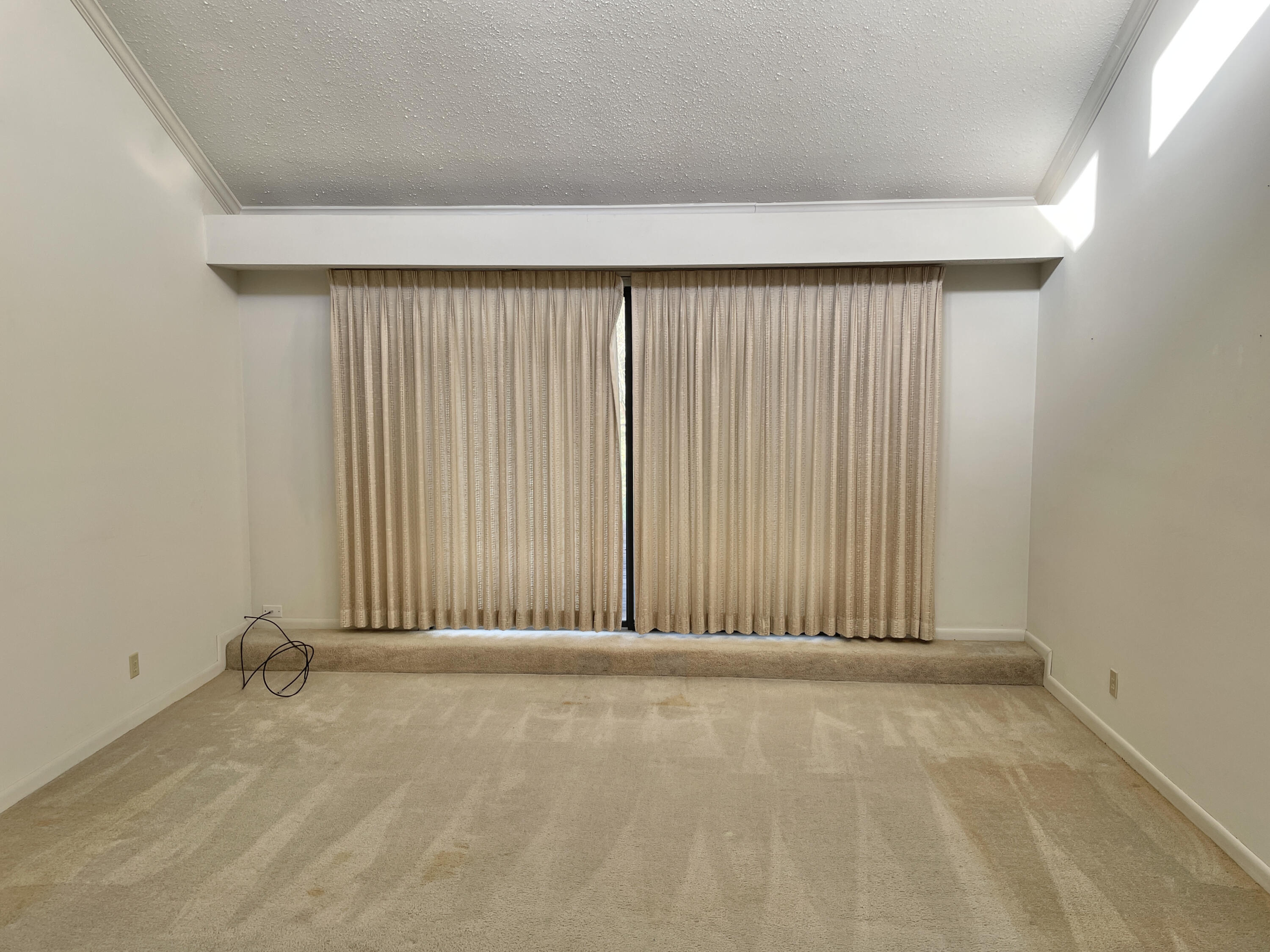 PINE SHORES - Residential