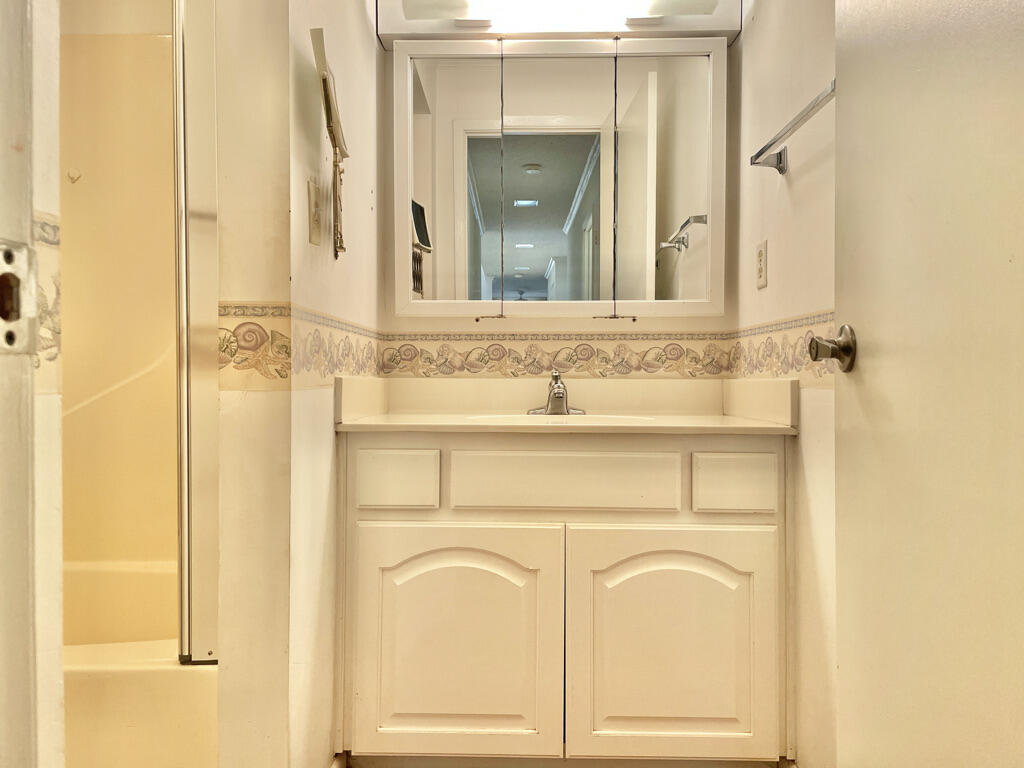 PINE SHORES - Residential