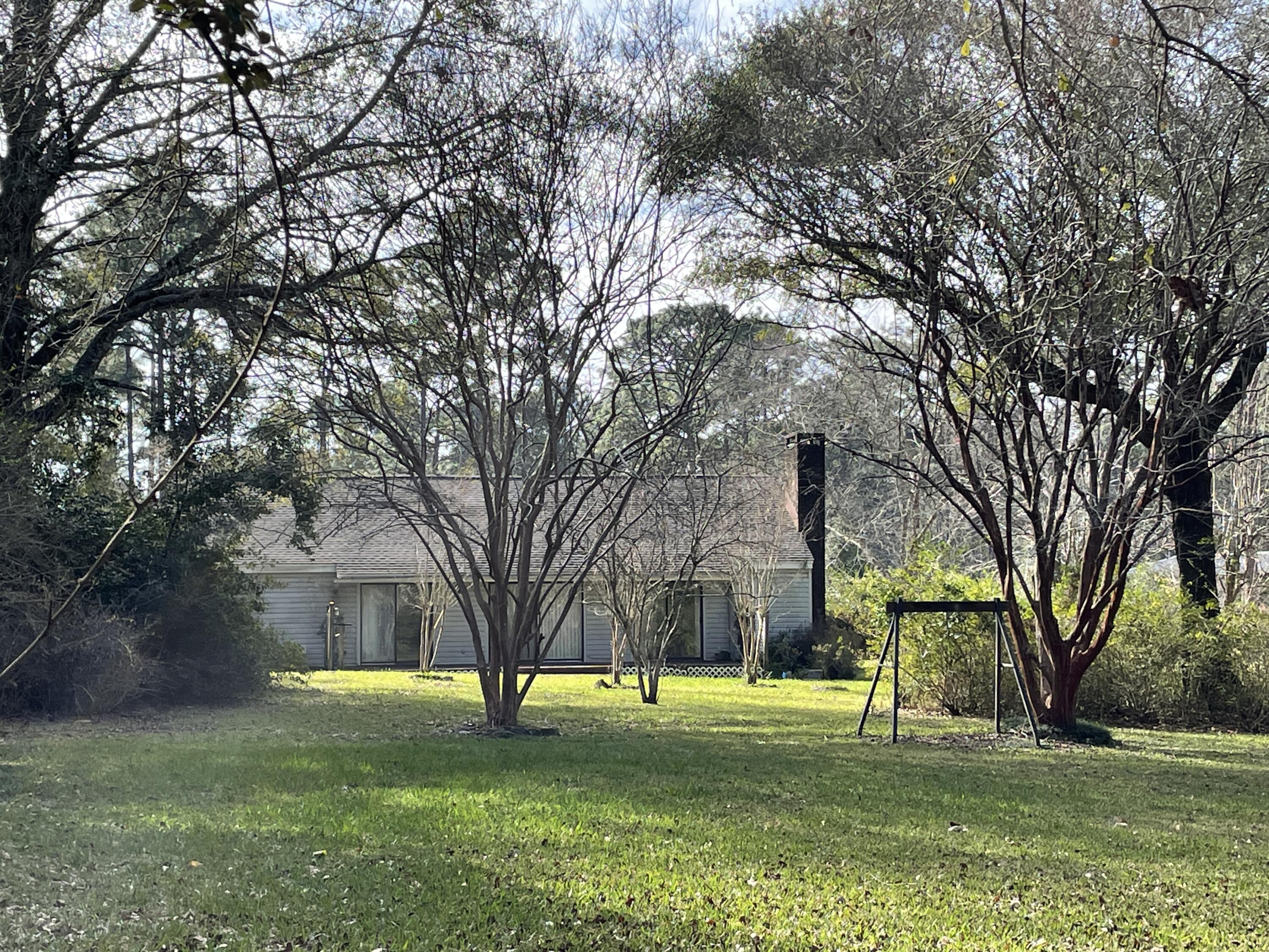 PINE SHORES - Residential