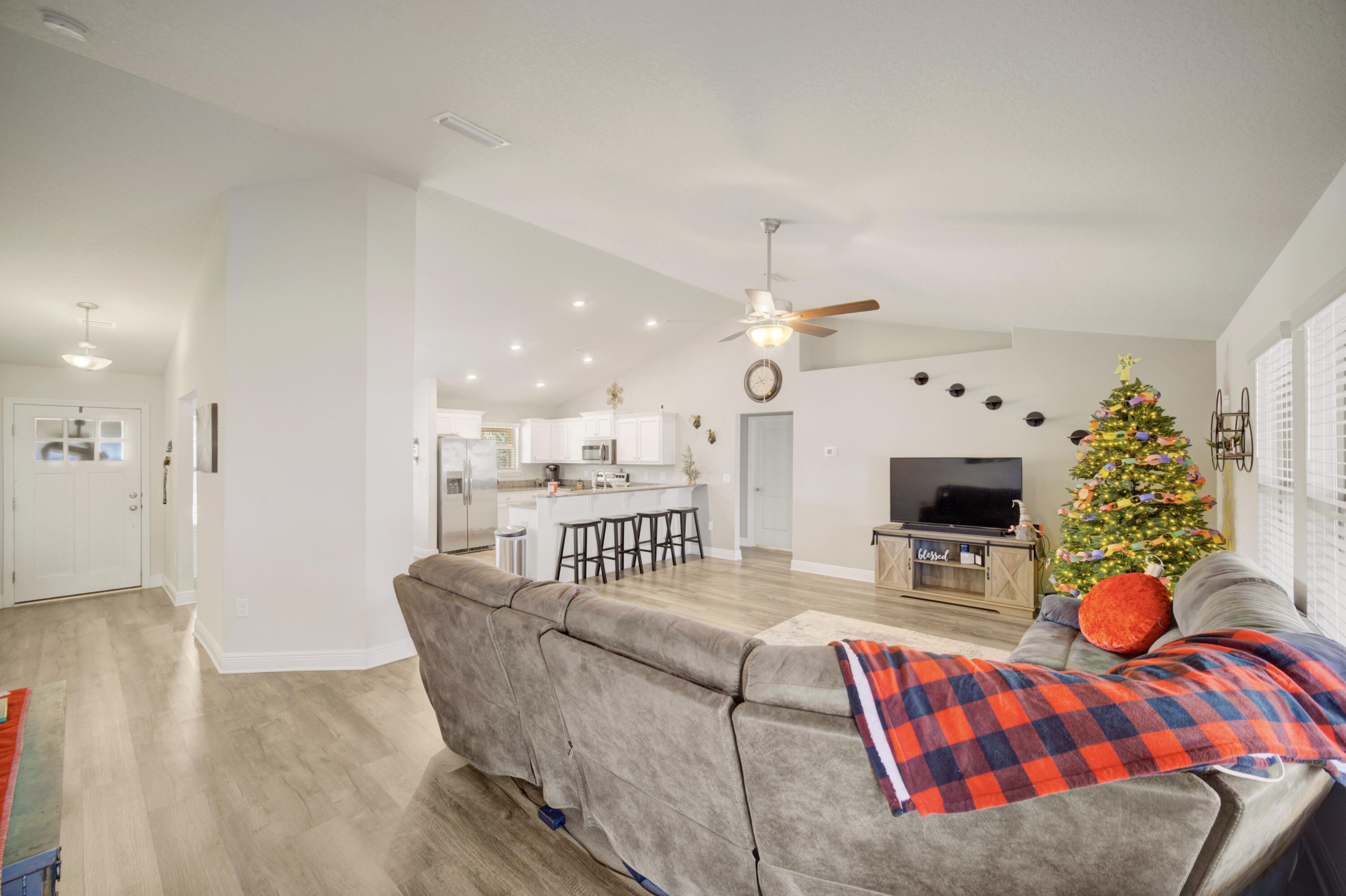 CHARLESTON PLACE - Residential