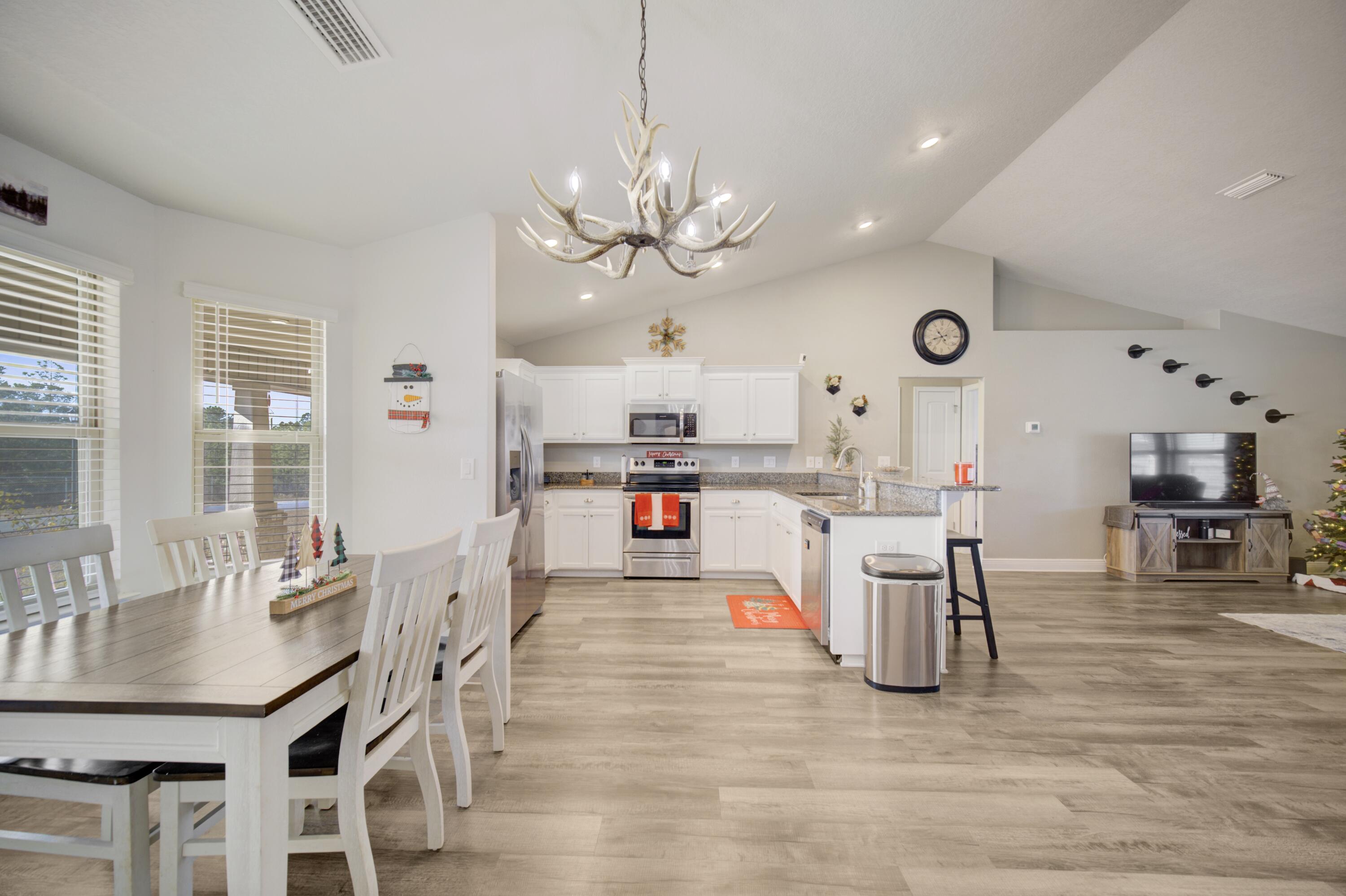 CHARLESTON PLACE - Residential