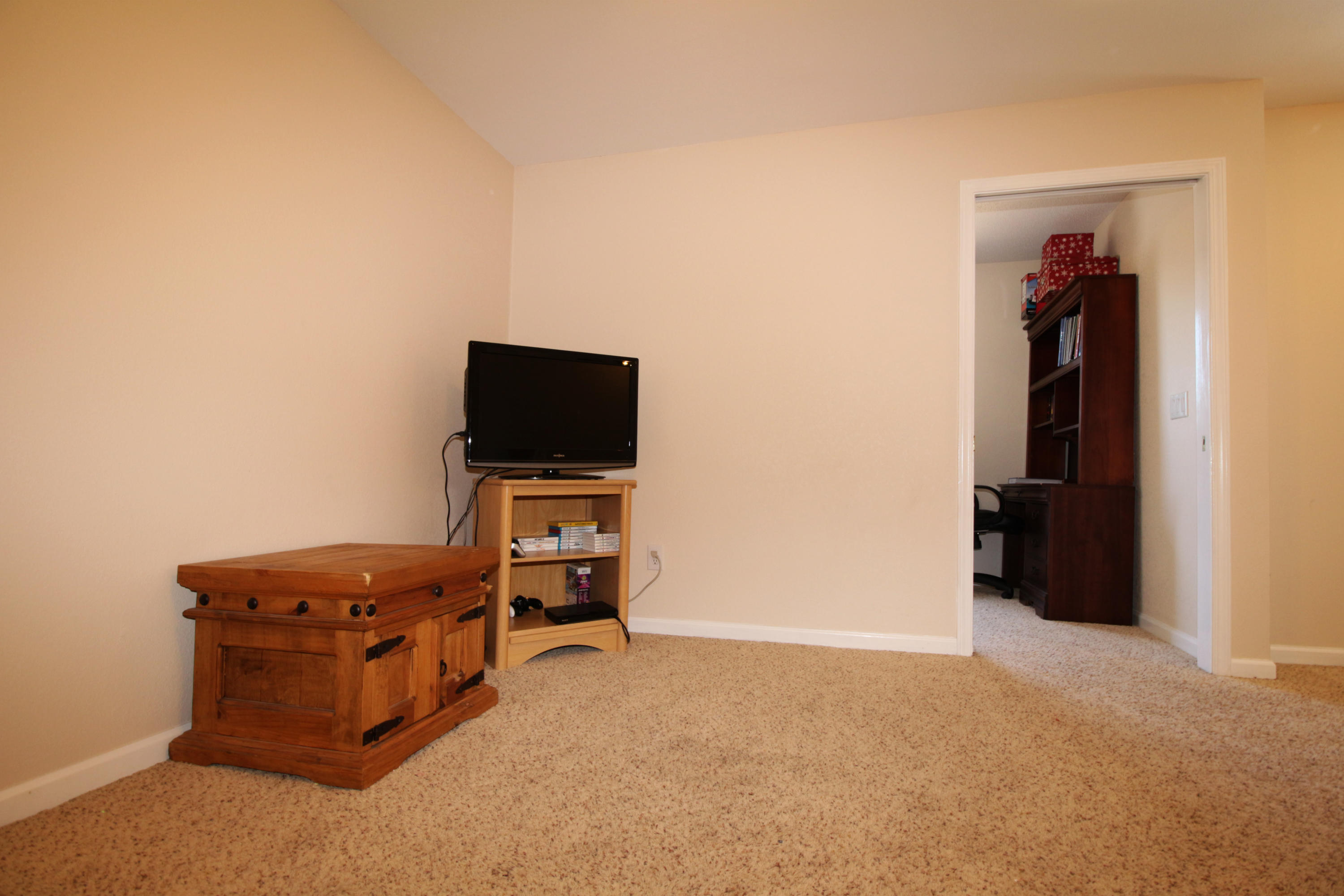 CAROL ANNE MANOR - Residential