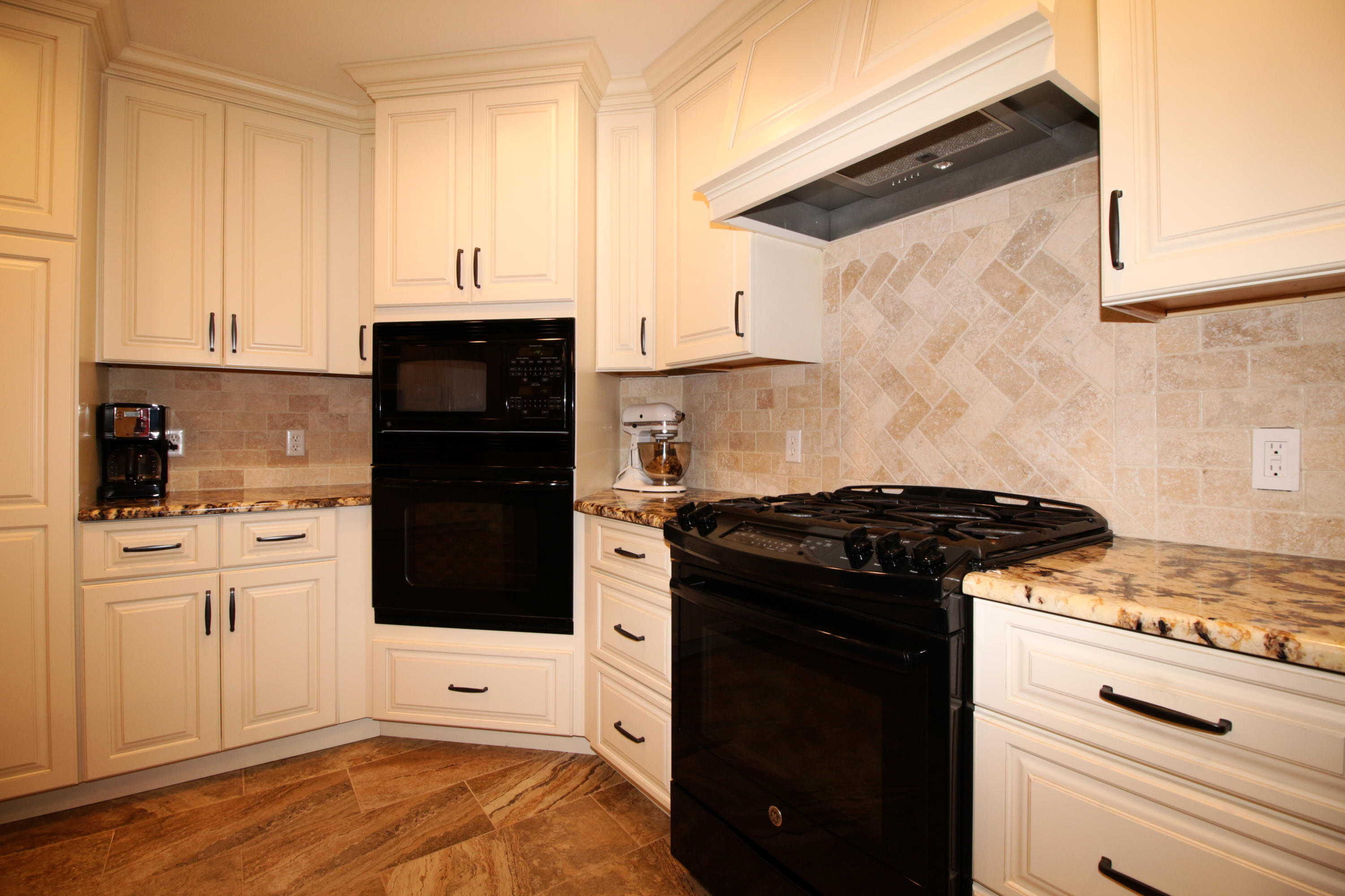 CAROL ANNE MANOR - Residential