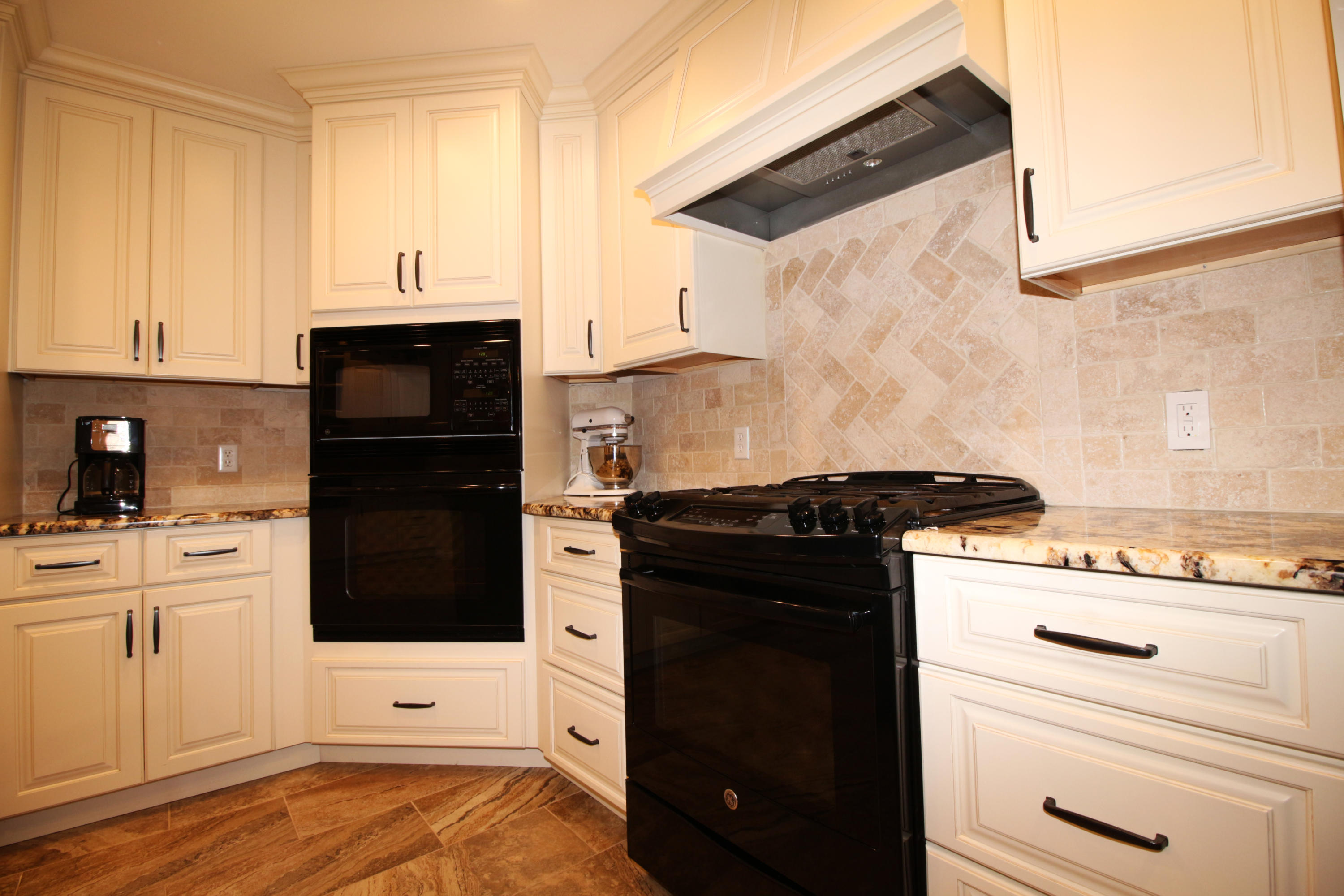 CAROL ANNE MANOR - Residential