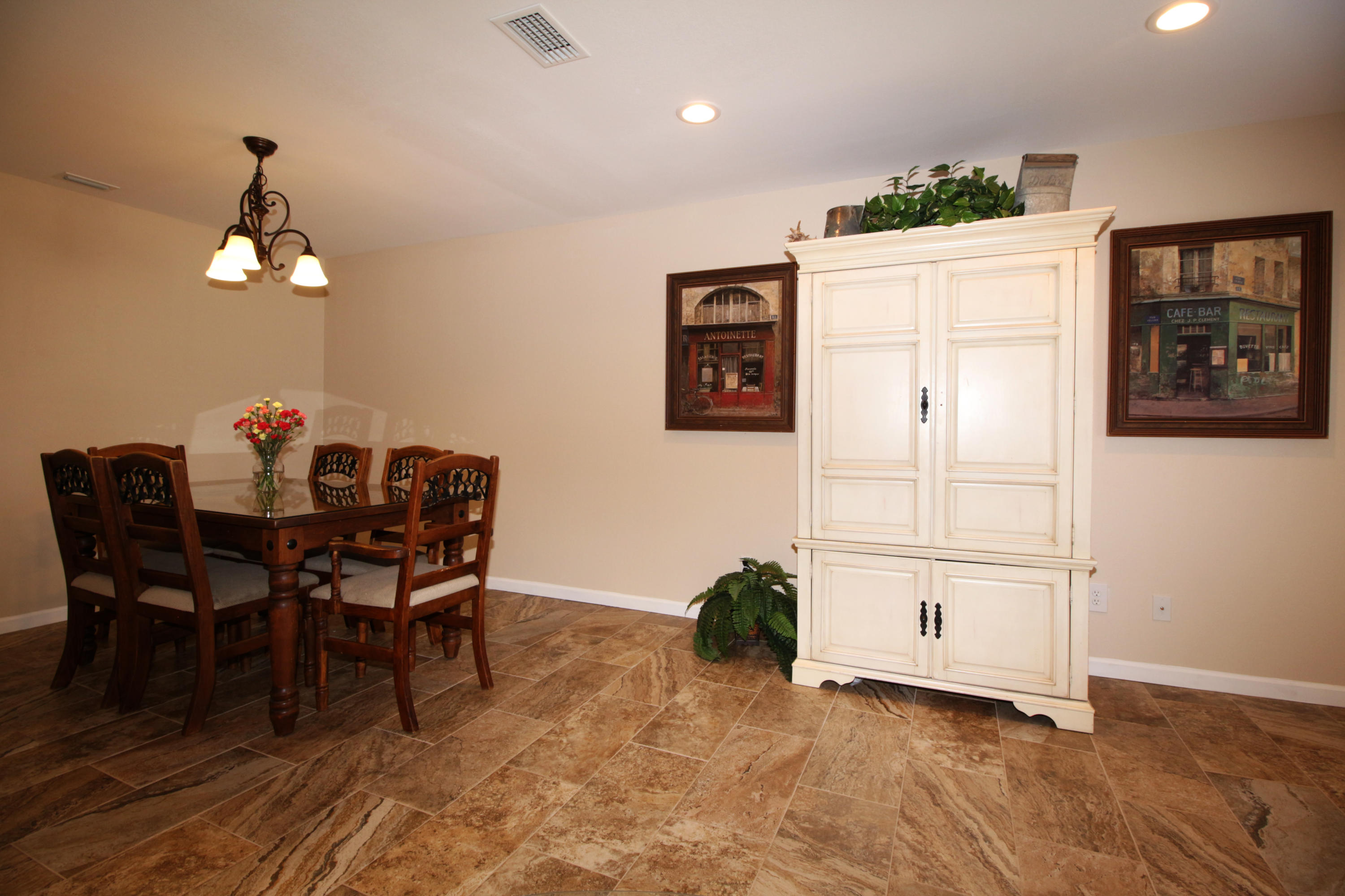 CAROL ANNE MANOR - Residential