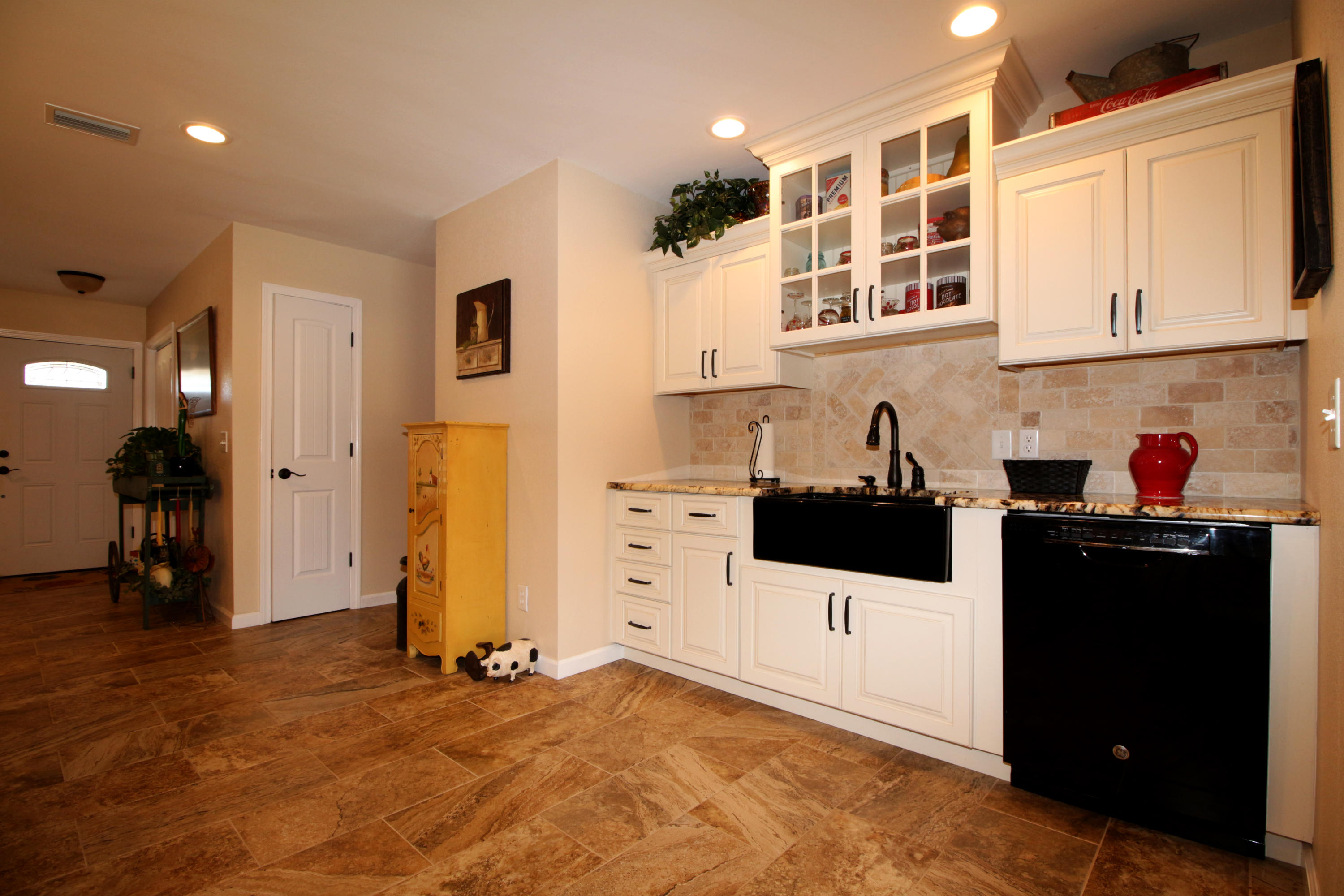 CAROL ANNE MANOR - Residential