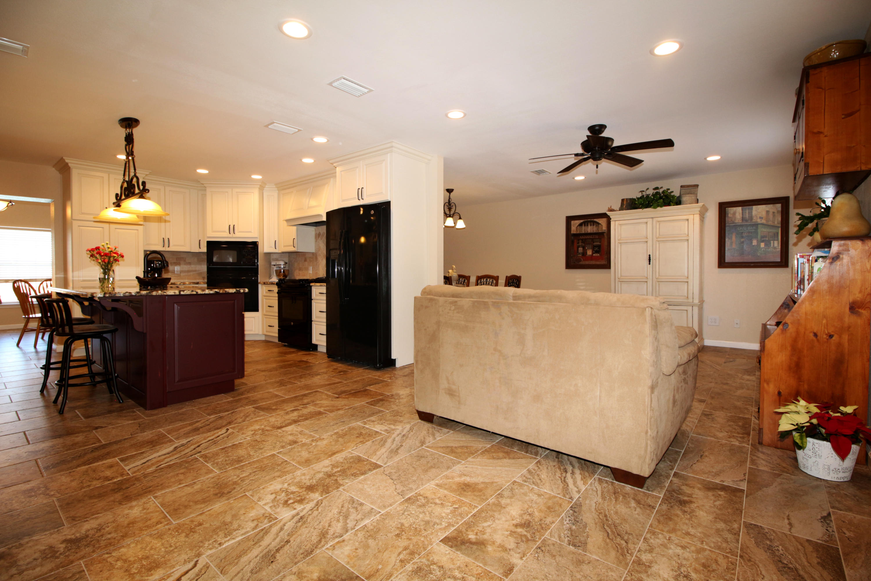 CAROL ANNE MANOR - Residential