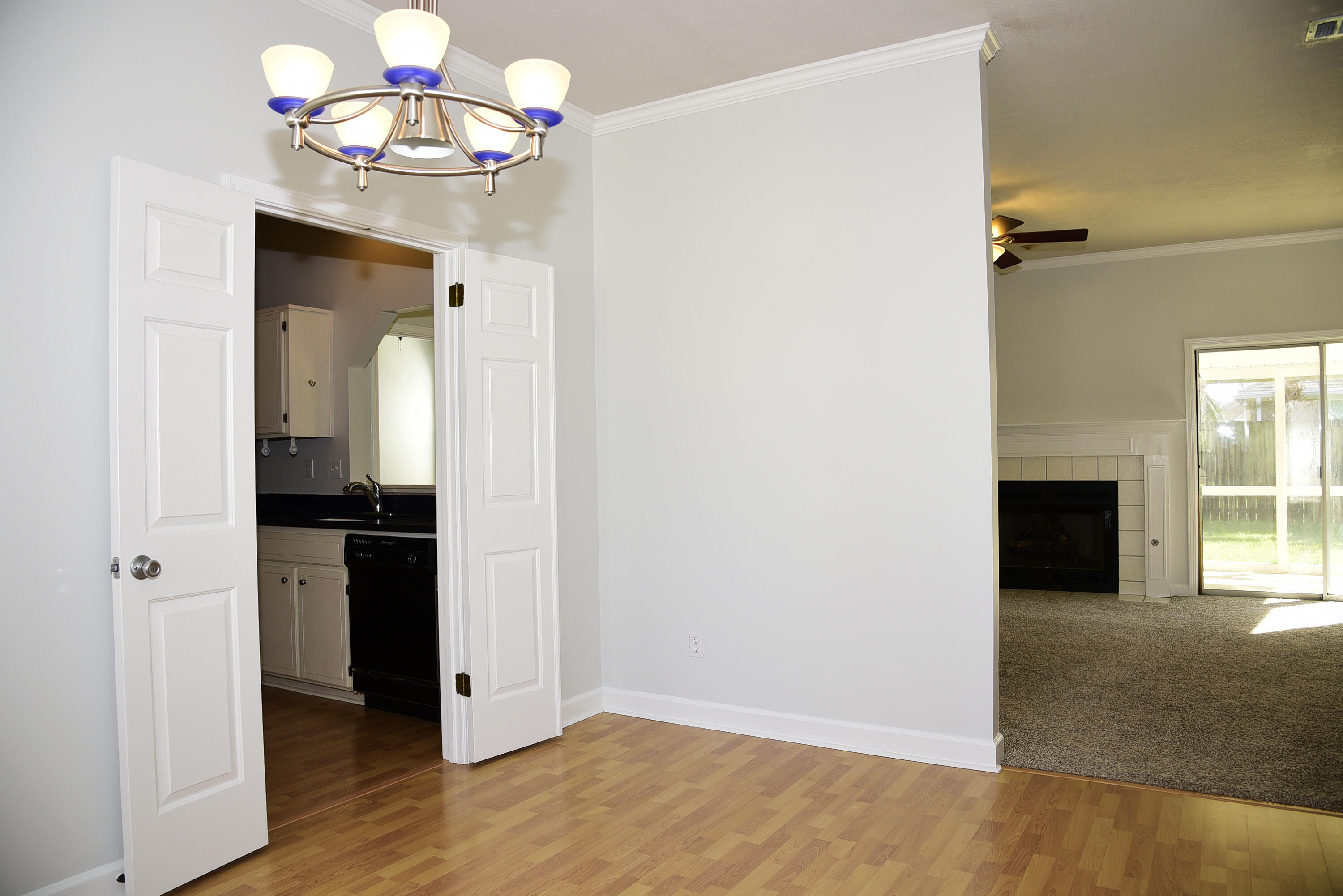 RIDGE WOOD - Residential Lease