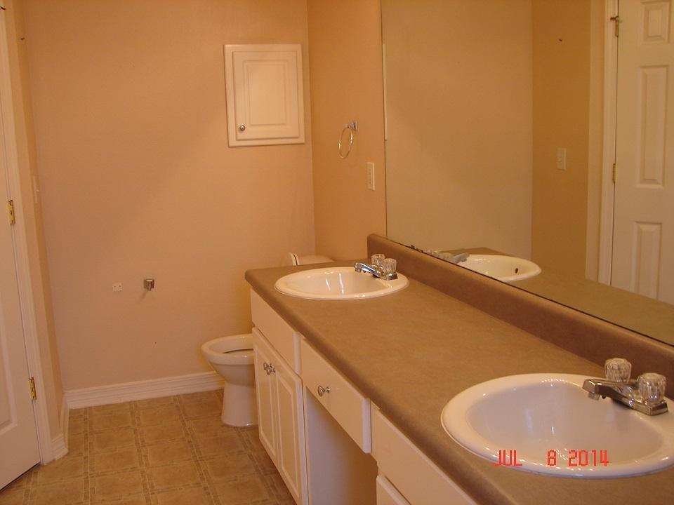 CREETWOOD PLACE - Residential Lease