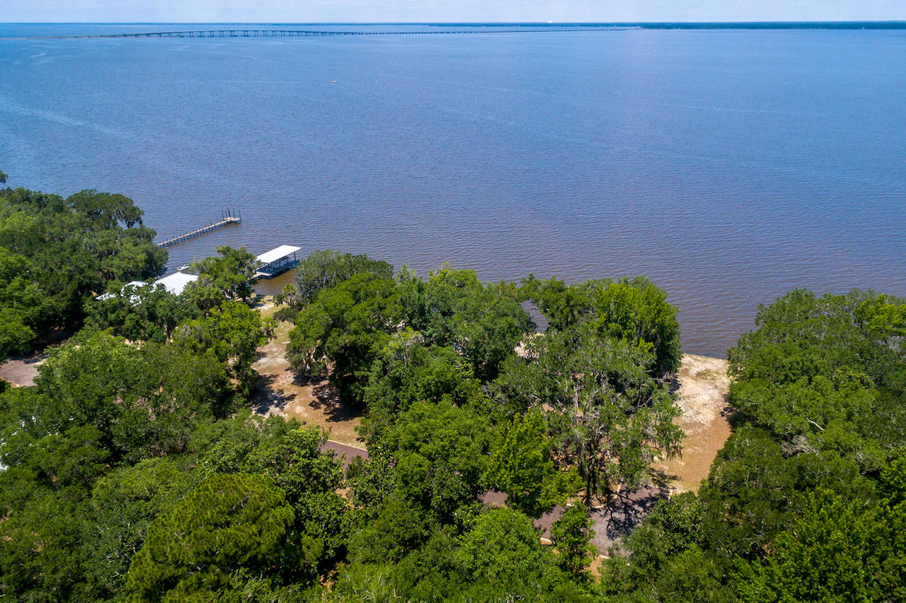 GRAYTON BAYOU - Land