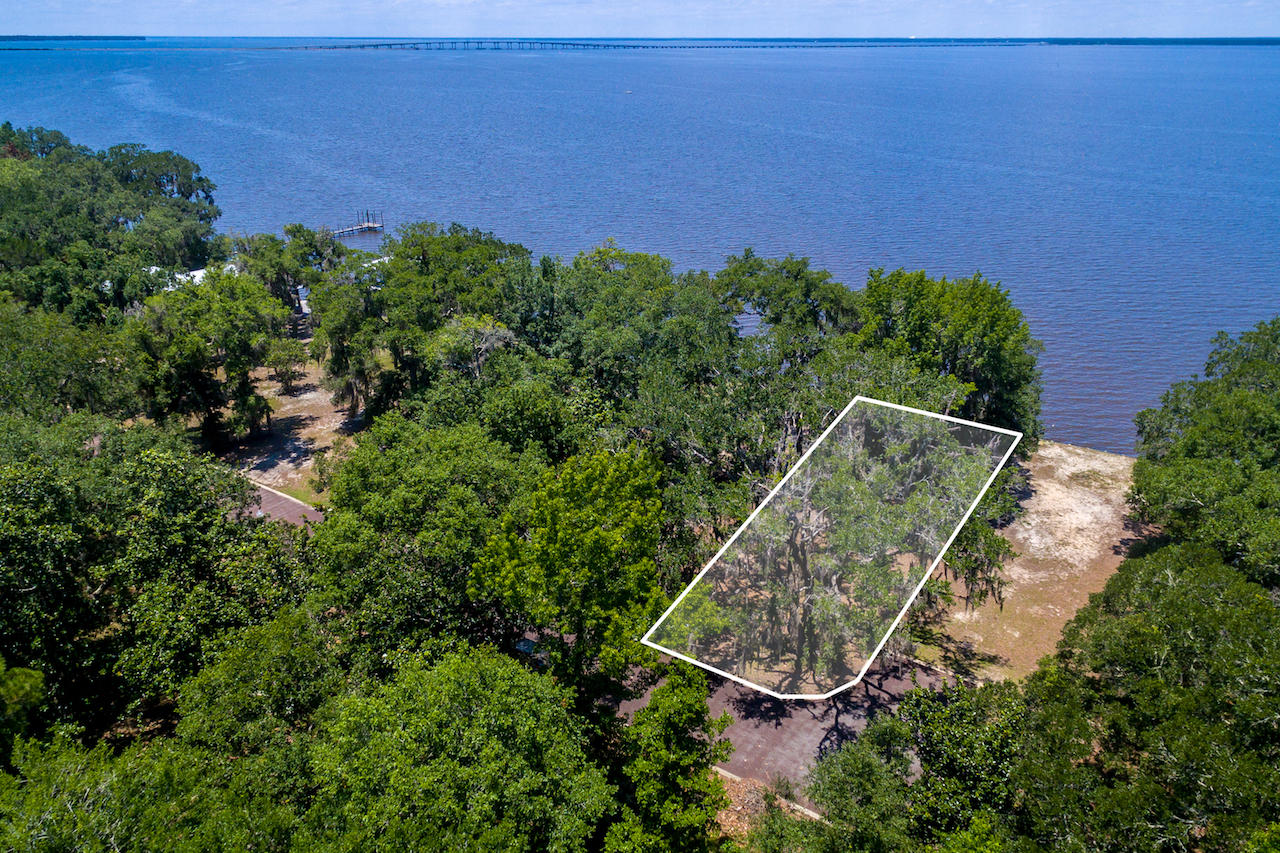 GRAYTON BAYOU - Land