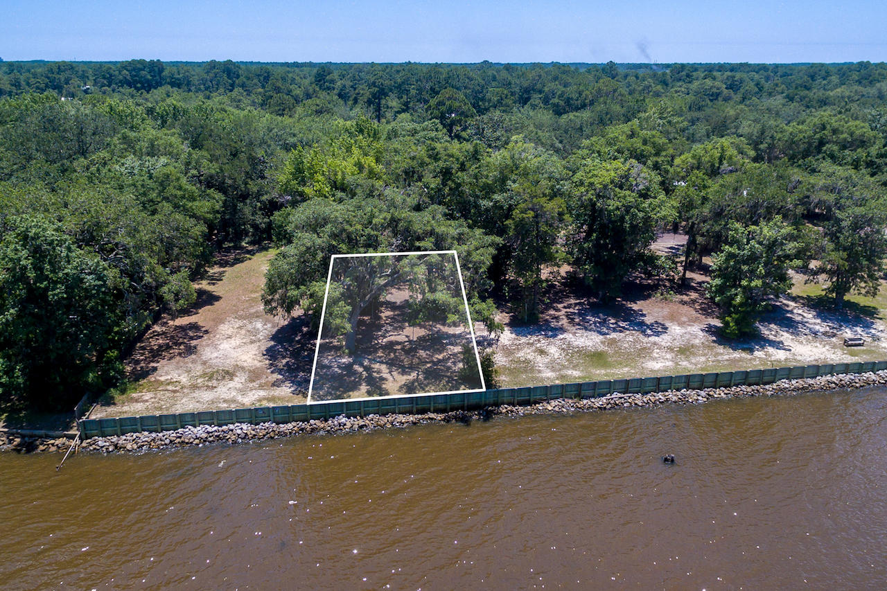 GRAYTON BAYOU - Land