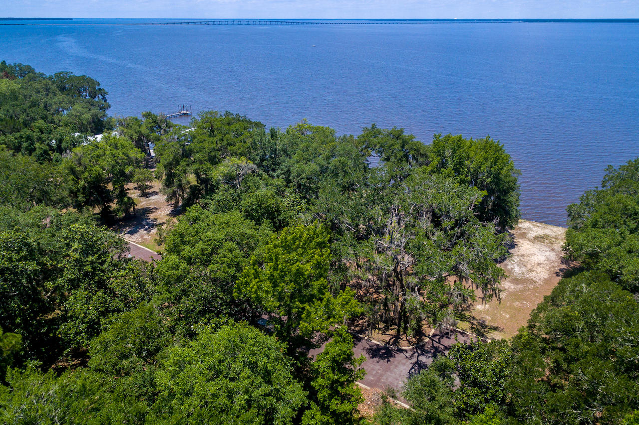 GRAYTON BAYOU - Land