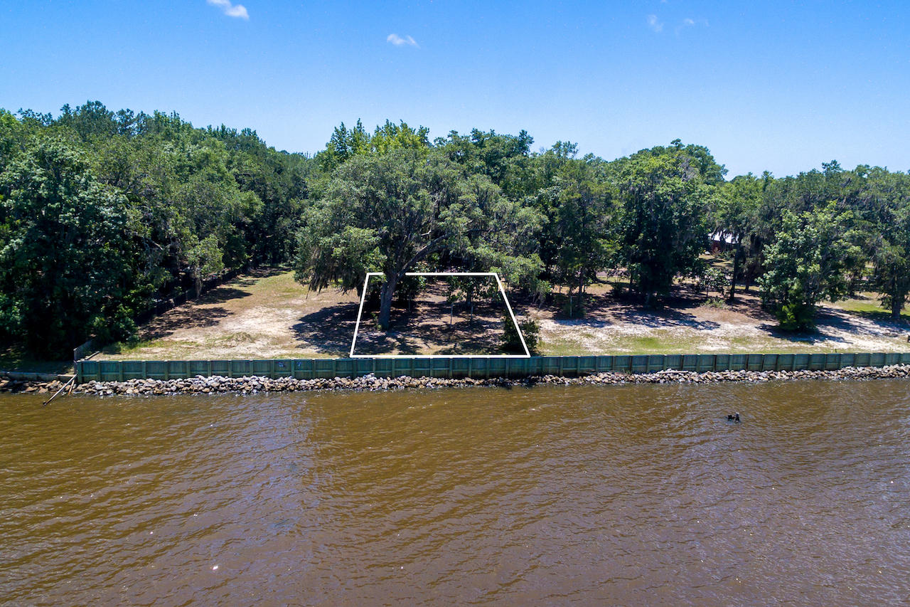 GRAYTON BAYOU - Land