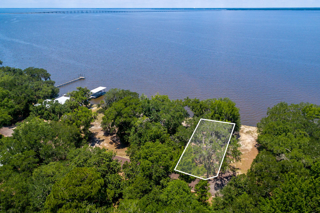 GRAYTON BAYOU - Land