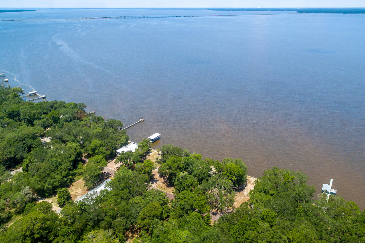 GRAYTON BAYOU - Land