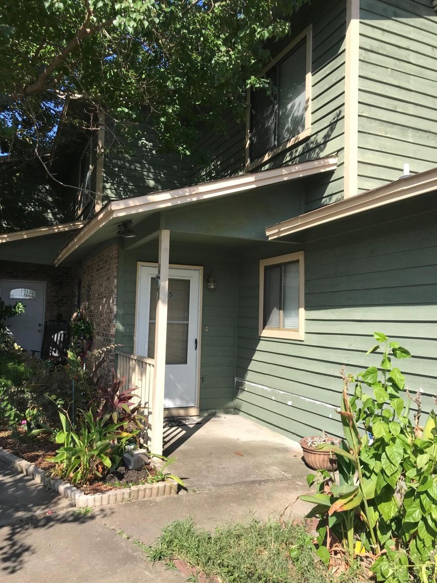 Great 2 bedroom 1.5 bath townhome for sale in Fort Walton! This adorable property features open living/dining area, roomy kitchen with lots of countertop space, breakfast bar, and downstairs half bath. Back porch plus balcony off master bedroom. Upstairs laundry area. Community pool right off of back patio! 2 assigned parking spaces. This property would make the perfect home. Vacant and easy to show!