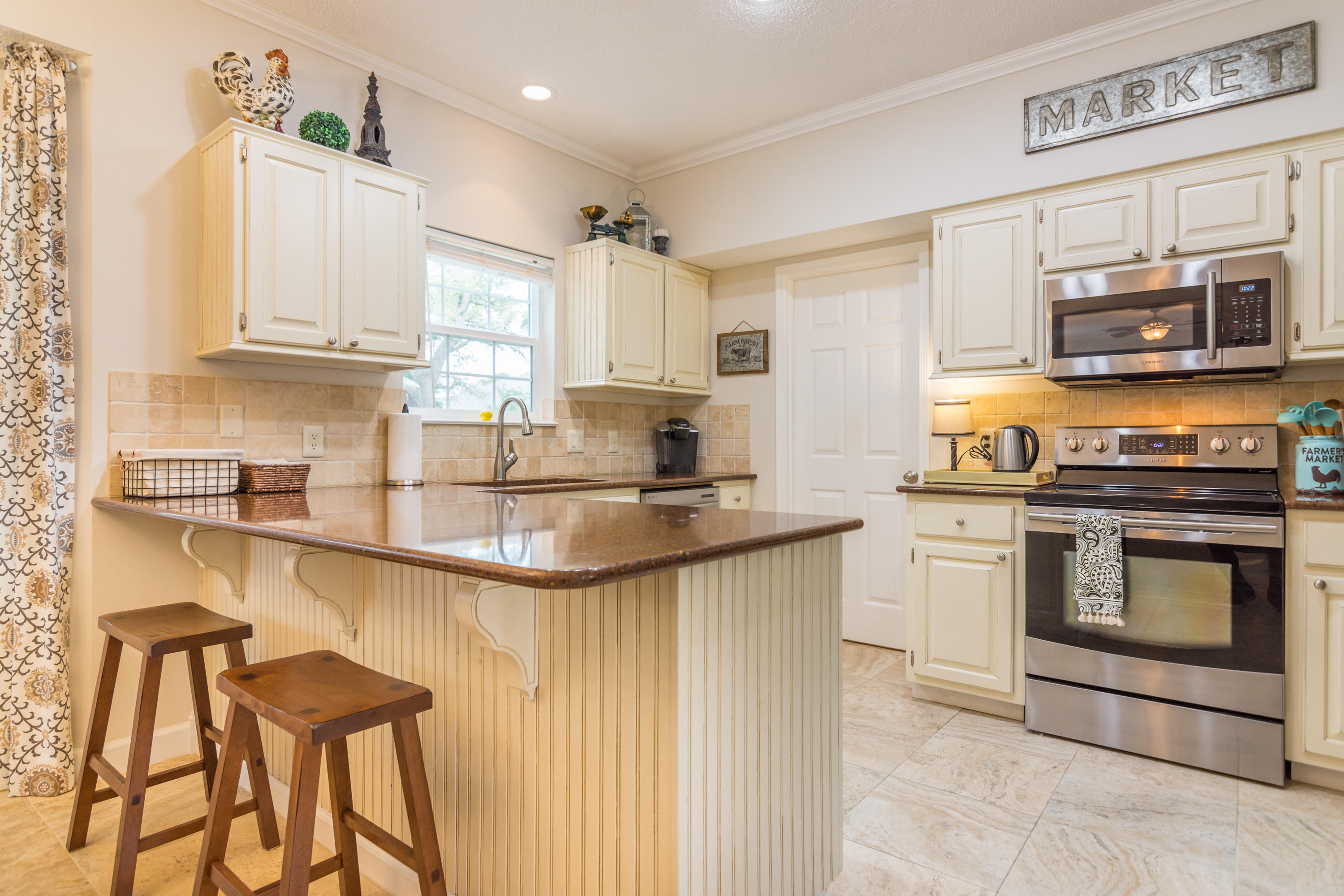 LAKE POINTE - Residential