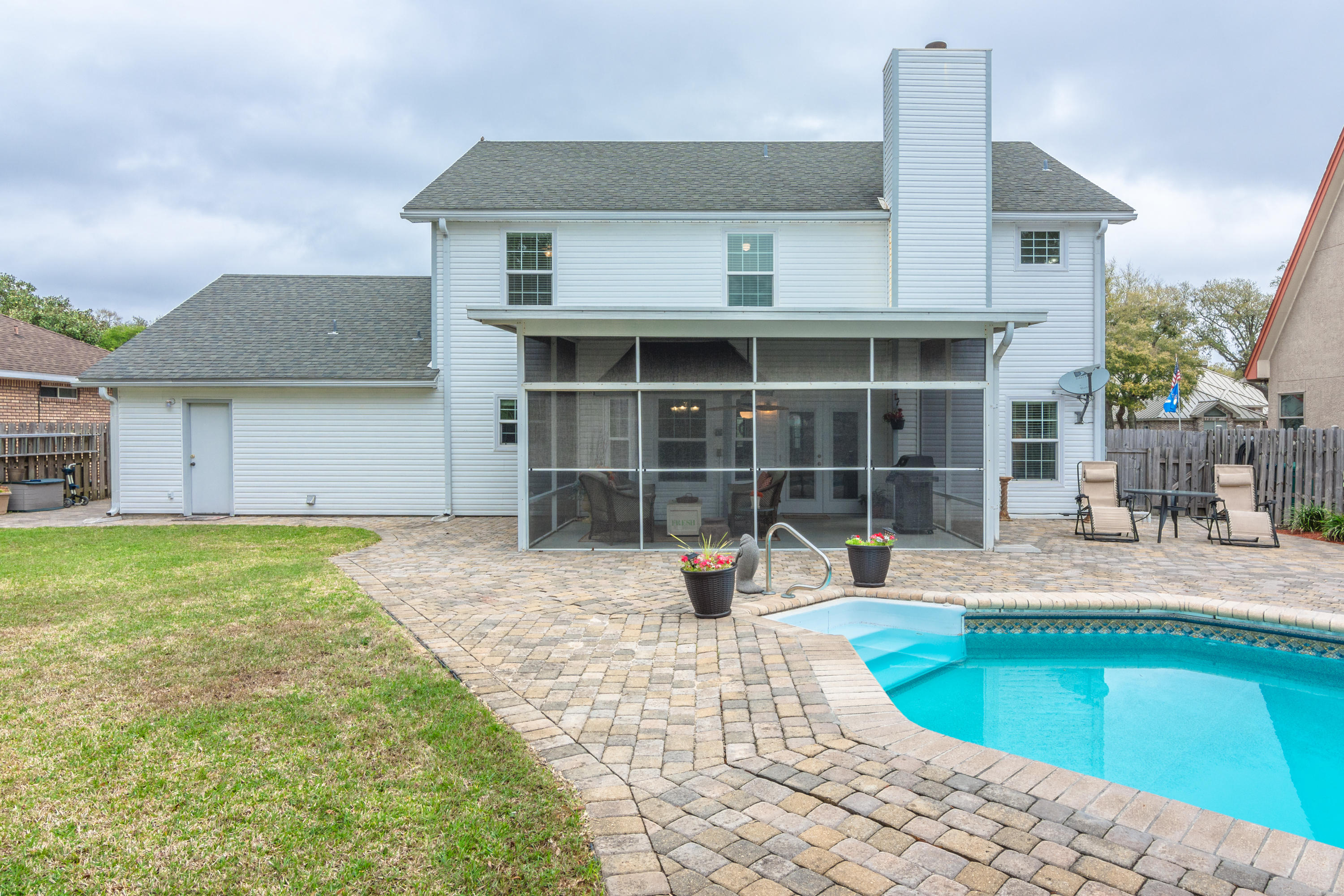 LAKE POINTE - Residential