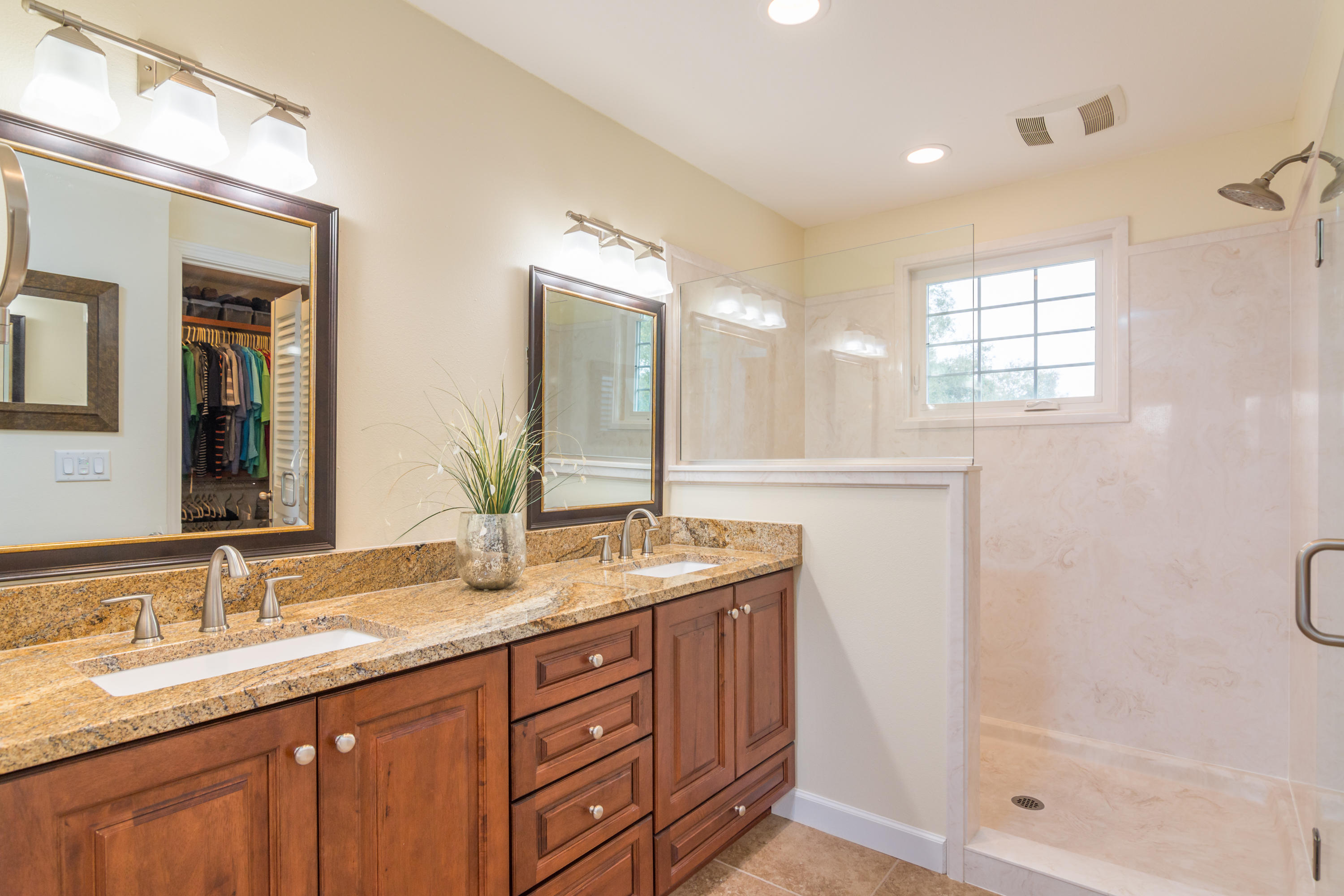 LAKE POINTE - Residential