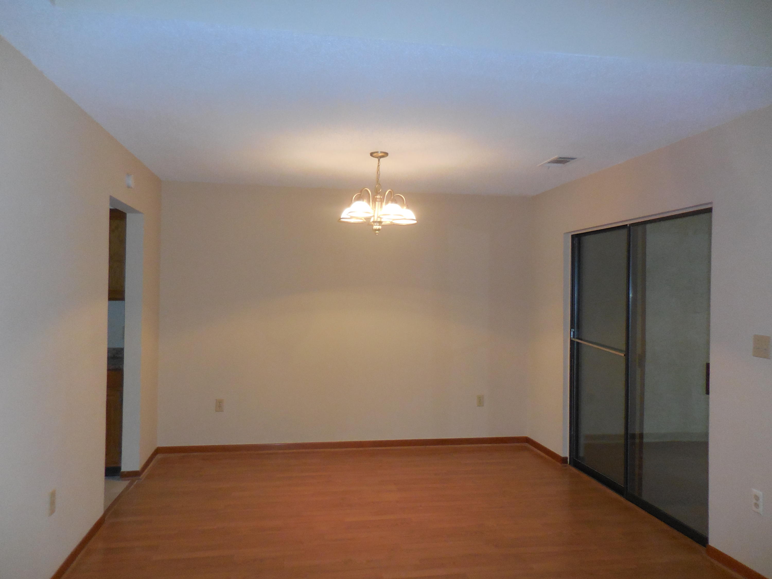 ROYAL OAK VILLAS BLUEWATER BAY - Residential