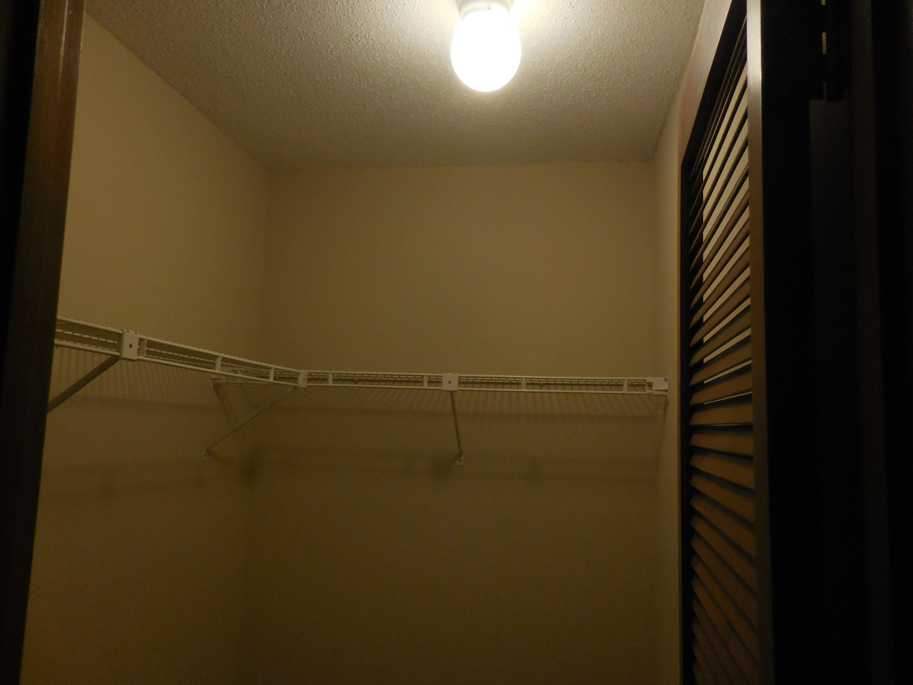 ROYAL OAK VILLAS BLUEWATER BAY - Residential