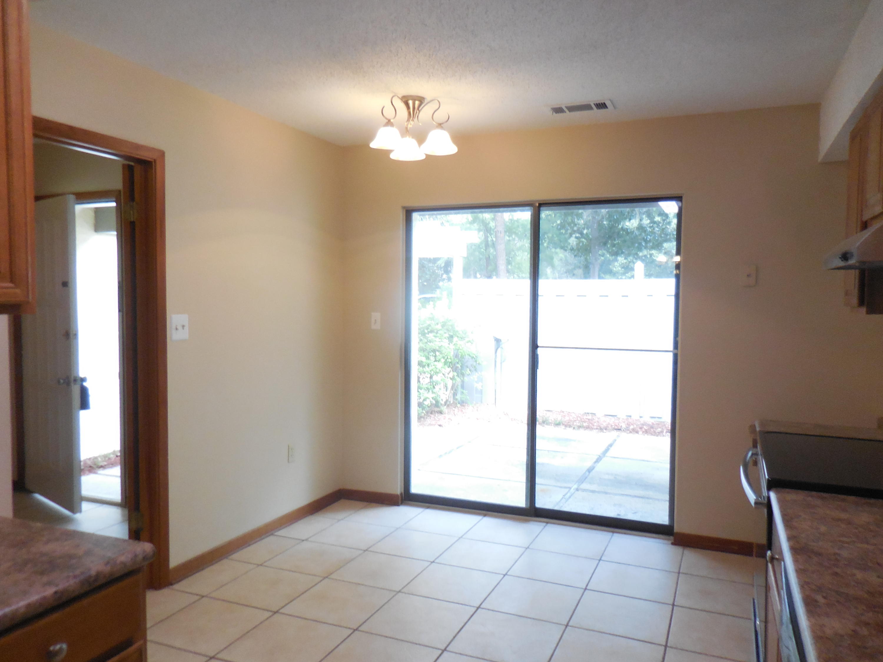 ROYAL OAK VILLAS BLUEWATER BAY - Residential