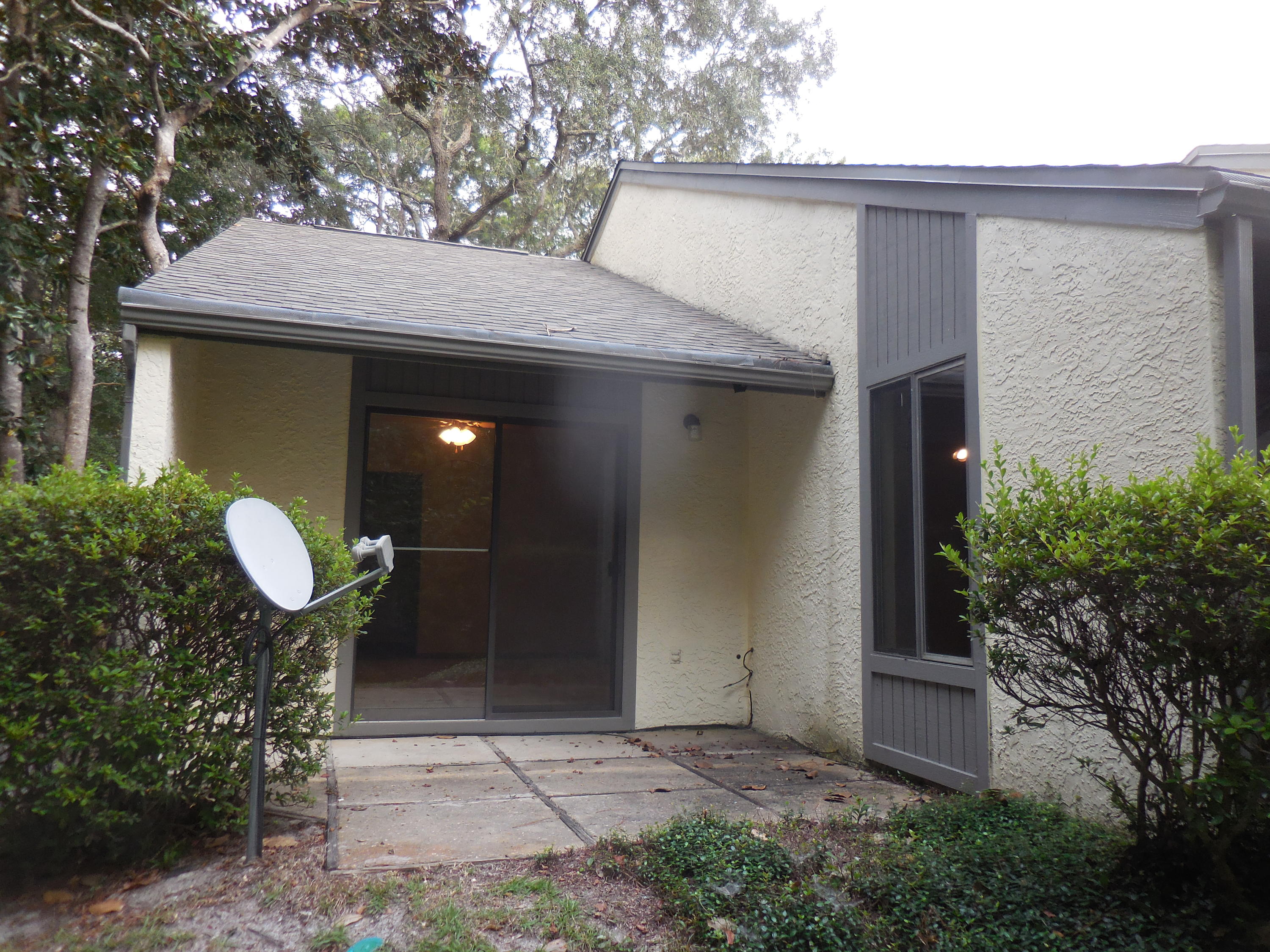 ROYAL OAK VILLAS BLUEWATER BAY - Residential