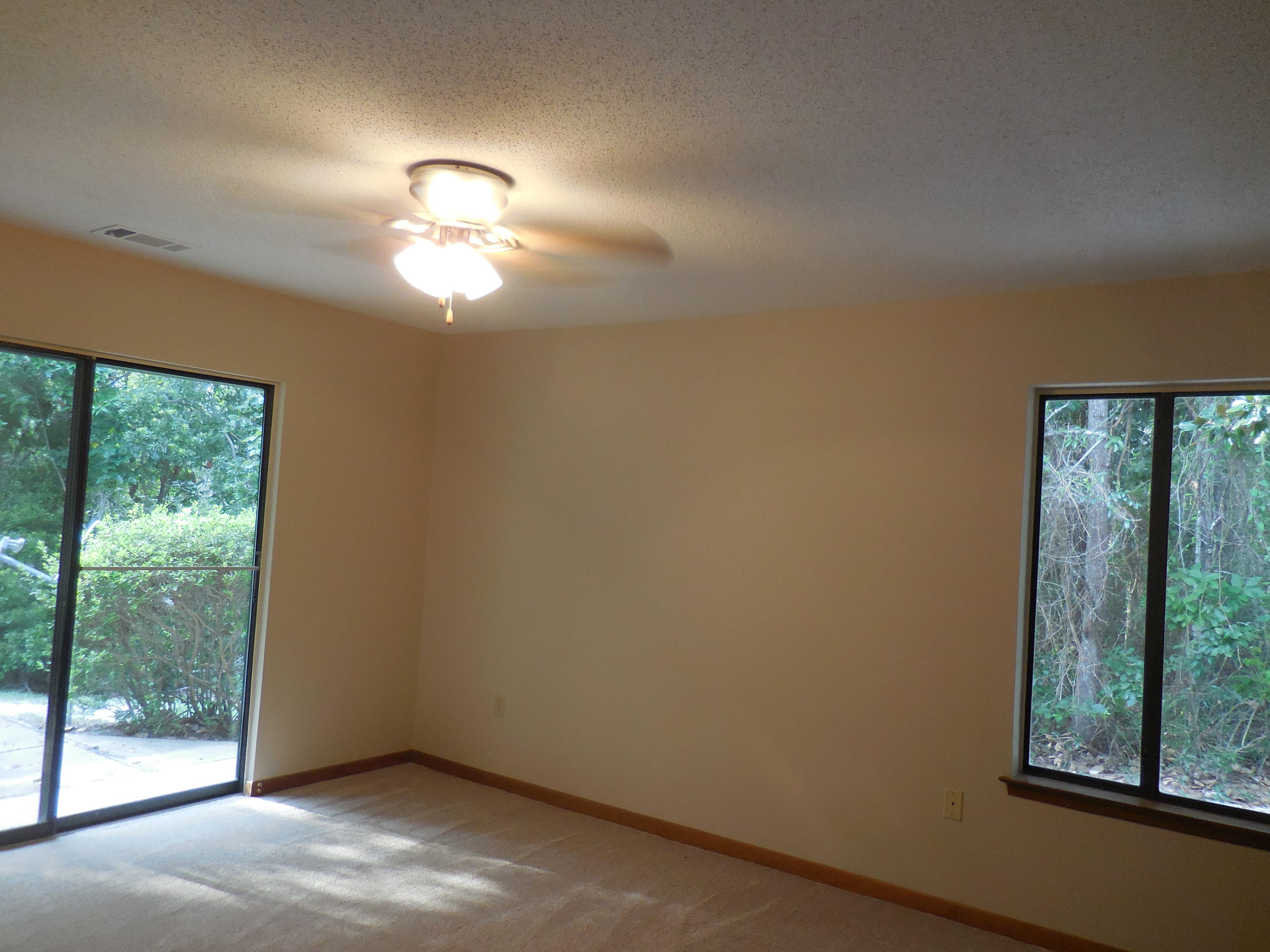 ROYAL OAK VILLAS BLUEWATER BAY - Residential