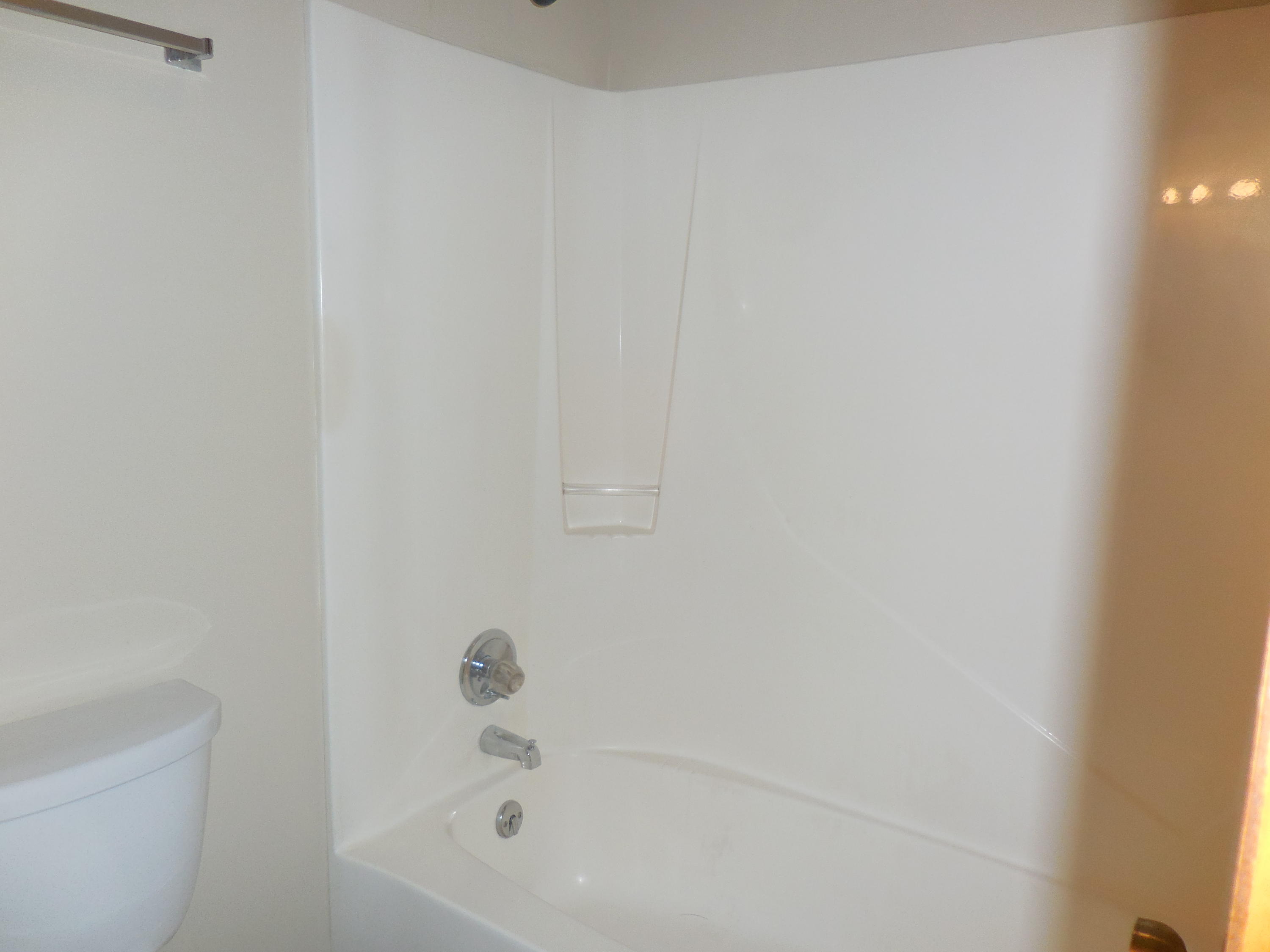 ROYAL OAK VILLAS BLUEWATER BAY - Residential